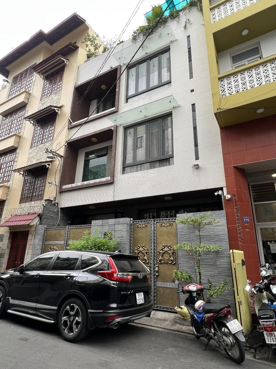 Hẻm 86 Phổ Quang / DT: 7.2x18m / KC: 5 tầng + thang máy / Gía bán: 23.5 tỷ TL