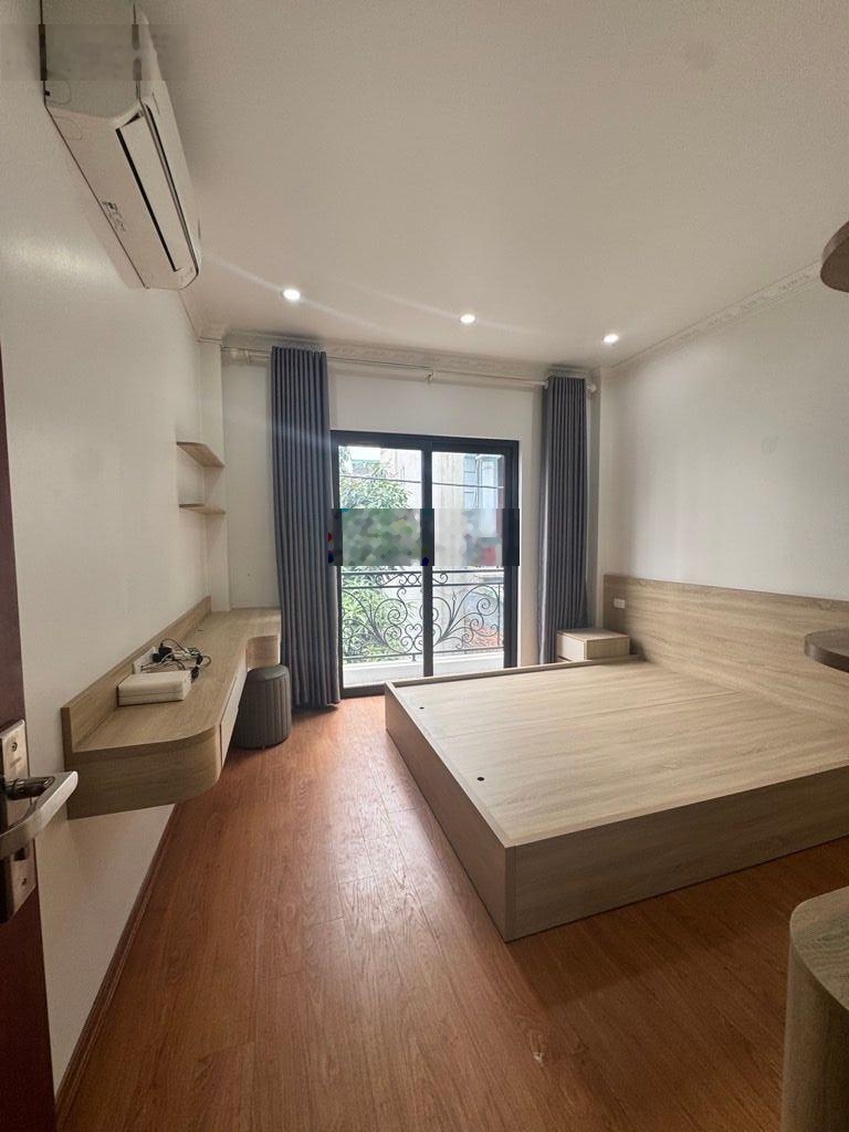 Phúc đồng chỉ hơn 7 tỷ . nhà 5 tầng. dt 33m ô tô đỗ cửa. bán gấp căn nhà 5 tầng. ô tô đỗ của. 5m r