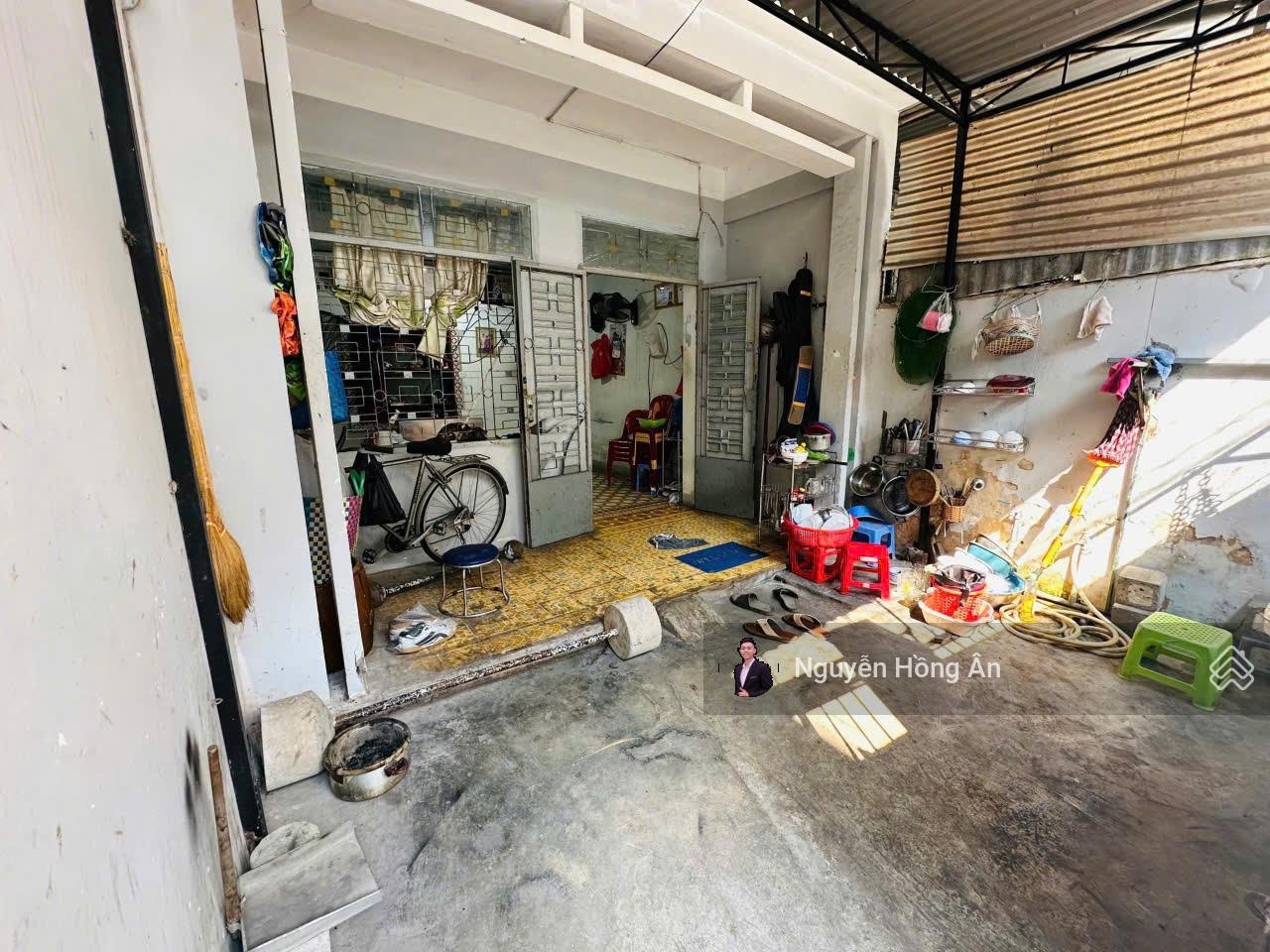 Hàng hot - bán nhà cấp 4 hẻm ô tô gần biển, Phước Long Nha Trang, vị trí siêu đẹp, giá 5,8 tỷ TL