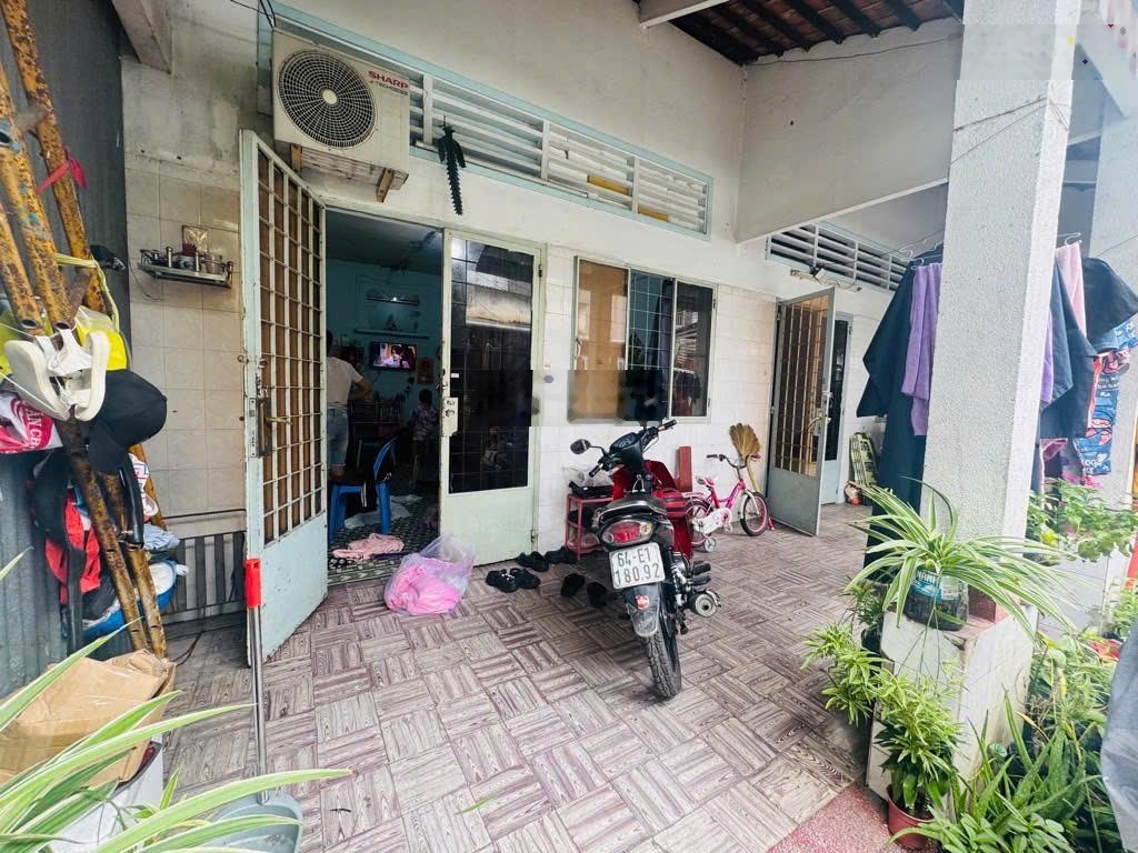 Bán gấp khu trọ 8 phòng 130m2 ngang 8mx16m Bùi Quang Là, Gò Vấp, tiện xây mới đẹp