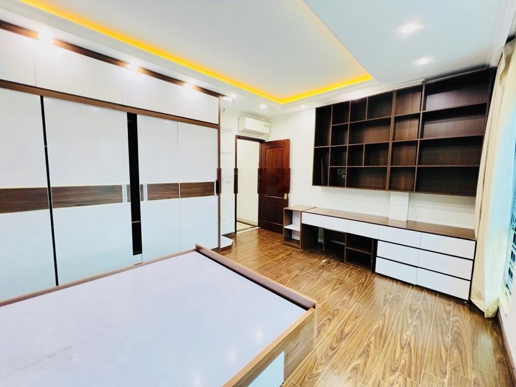 Bán nhà phố Võ Thị Sáu Q. HBT nhà đẹp phân lô gần hồ - sát phố 42m2 - 7 tầng - MT 3.8m - 22.5 tỷ TL