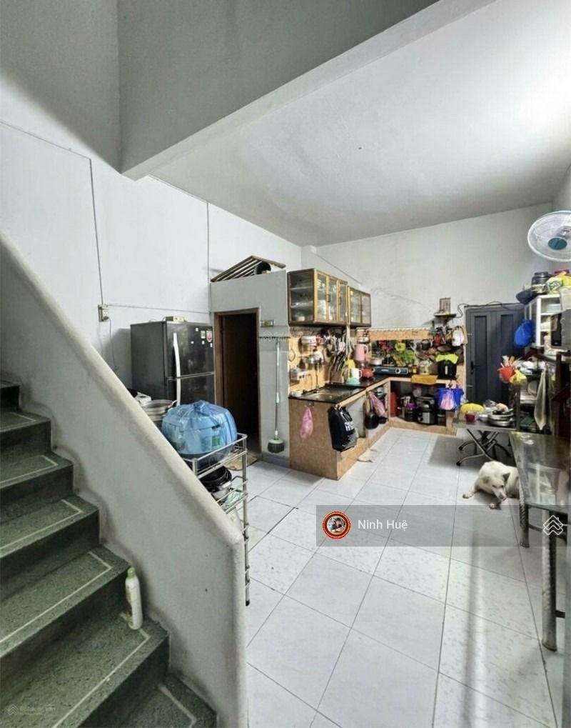 Lê văn sỹ hxh tránh vip 333 nhà ba mặt thoáng 74m giá 12,6 tỷ.