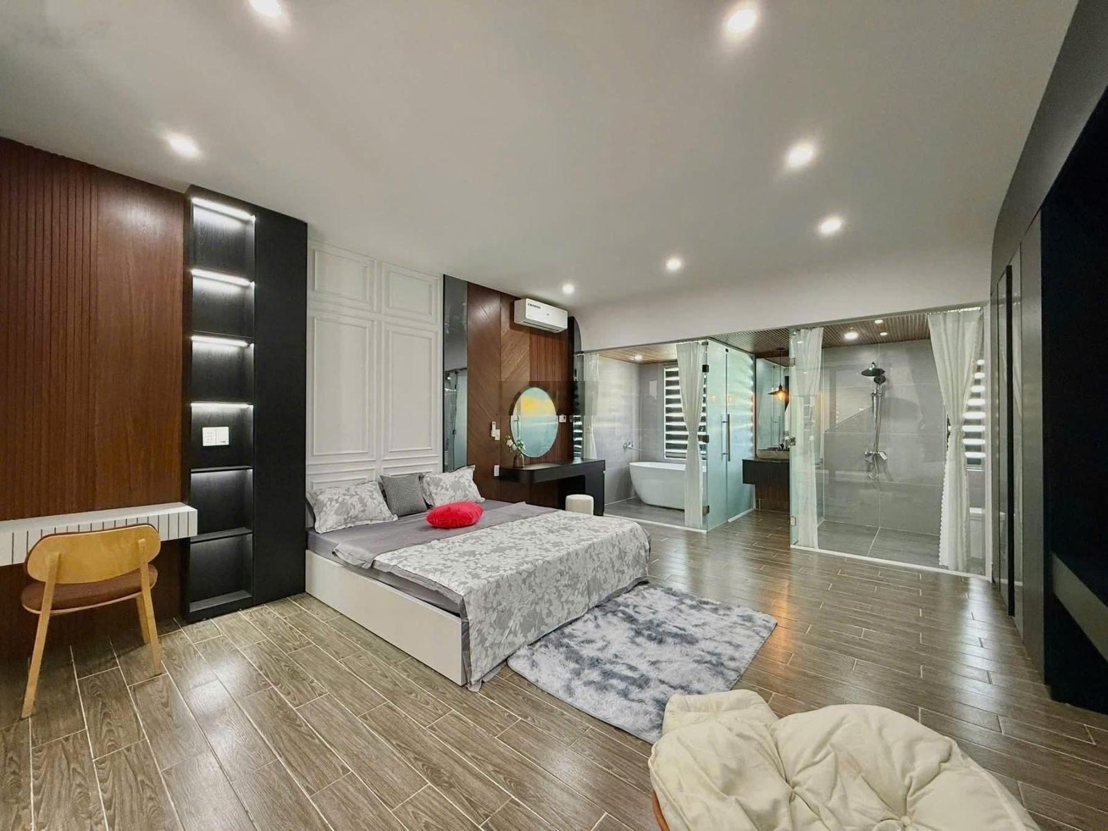 **Bán nhà mặt tiền Lê Trung Nghĩa; mặt tiền khu K300 phường 12 Tân Bình (4x18) 5 tầng