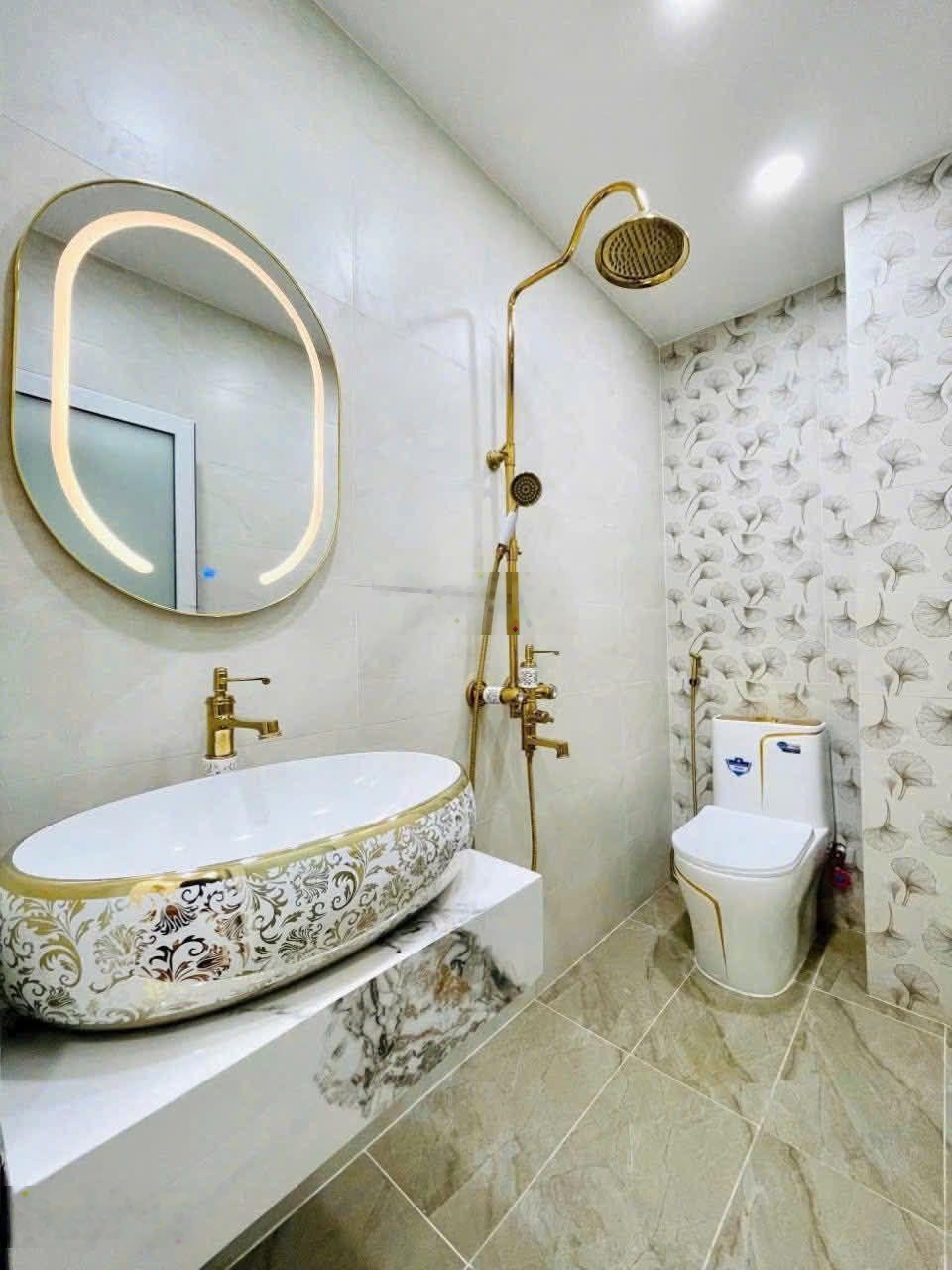 Bán căn nhà mới 3 tầng 4PN cho gđ 3 thế hệ chỉ 5.88 tỷ ngay P14 GV