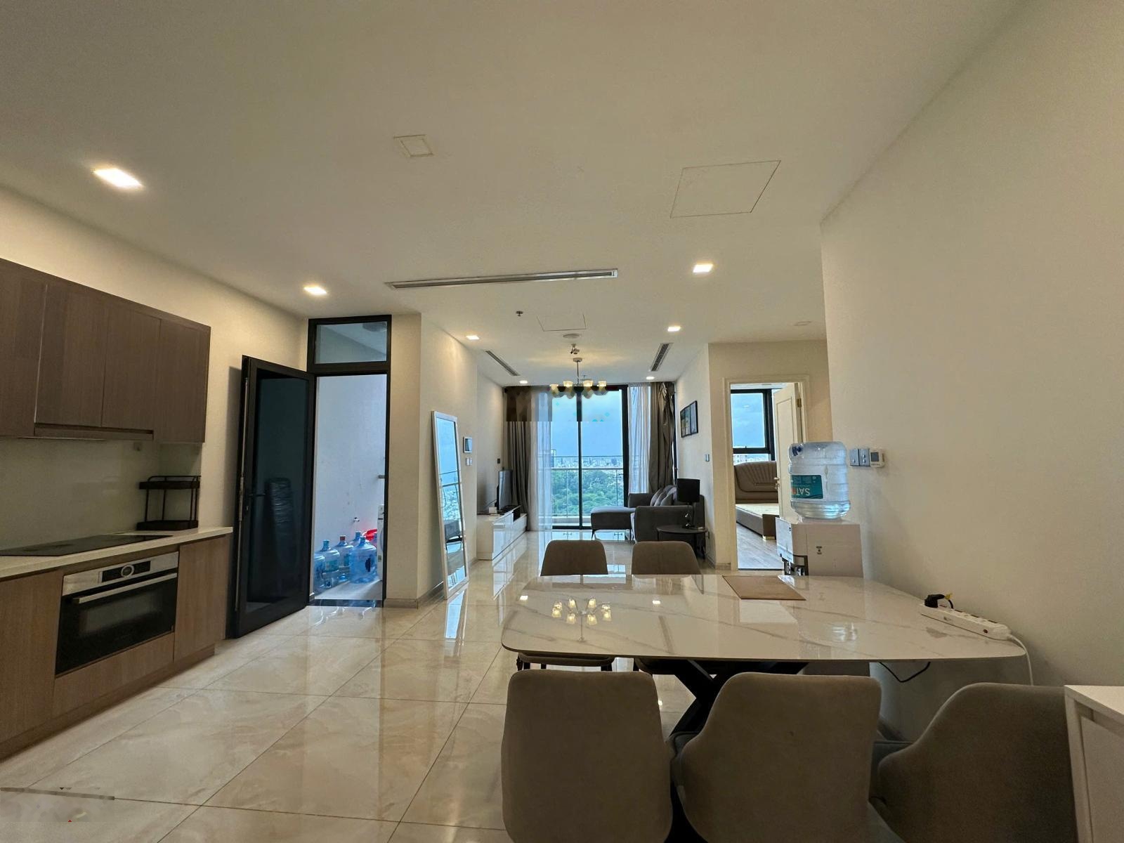 Cho thuê 3PN Vinhomes Golden River Q1 110m2 chỉ 40tr bao phí quản lý full nội thất LH 0979934545