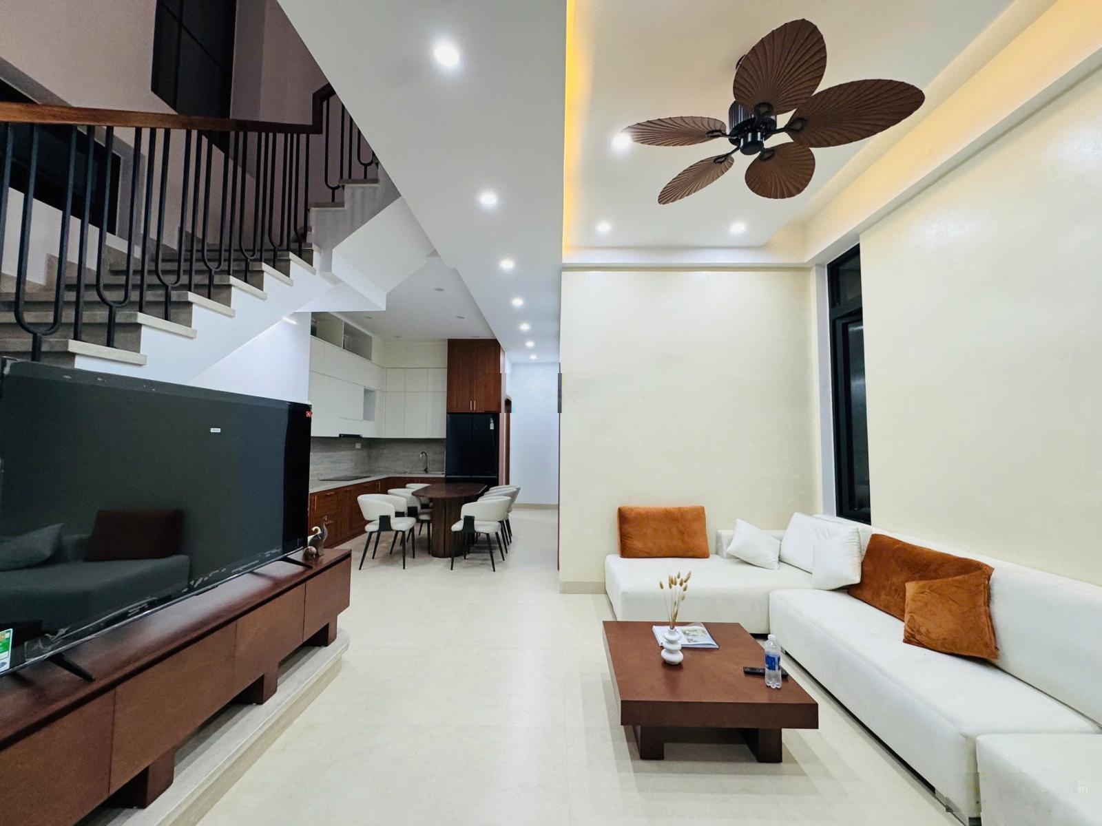 Villa thu nhỏ 2 mặt tiền kiệt Hoài Thanh. Cách đường chính 50m