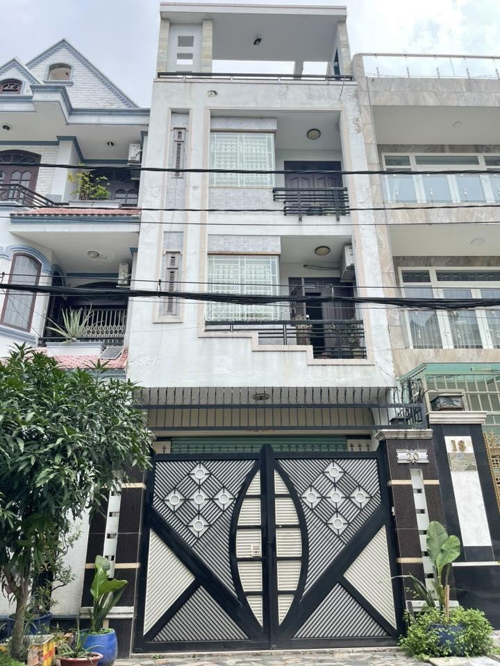 Bán nhà MT đường 28 khu Tên Lửa cách đs 7 50m 5x20m 3 lầu giá 13.9 tỷ sát Coop mart LH 0909273192