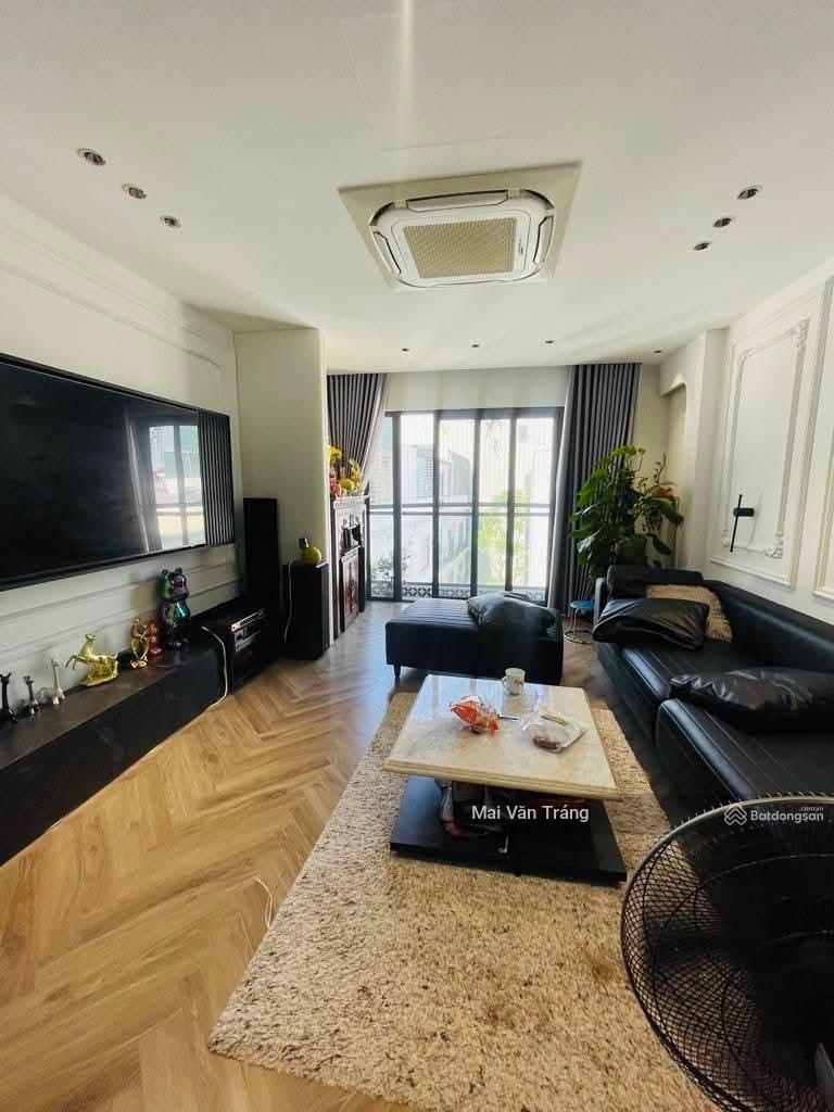 Hơn 9 tỷ bán nhà đình thôn mỹ đình,dân xây 6 tầng 04 ngủ thoáng,ngõ rộng 2.5m,20m ra ô tô tránh