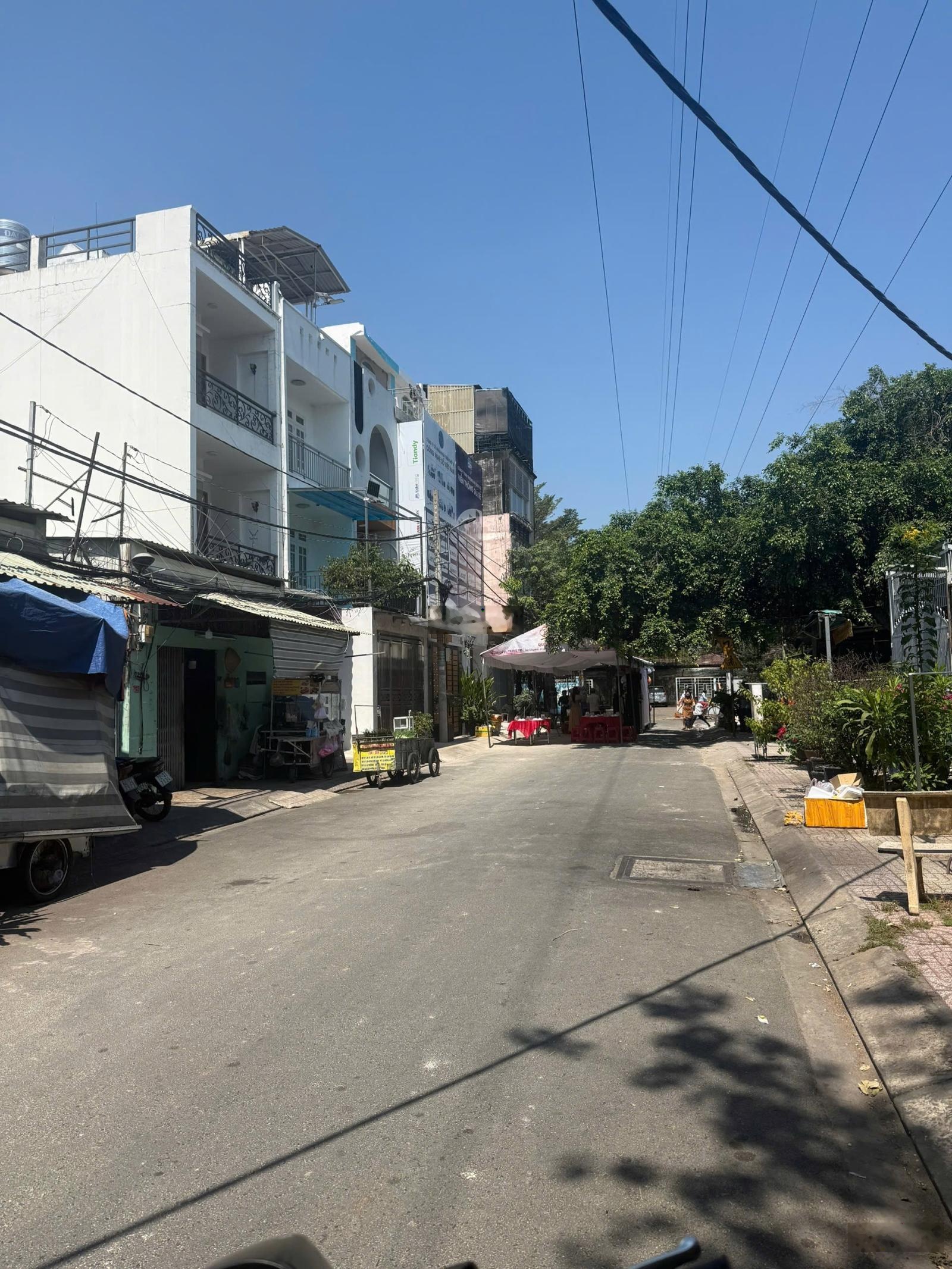 Nhà hẻm 8m thông đường Vườn Lài Q.Tân Phú 80m2 đúc 3 tấm giá chỉ 9.9 tỷ