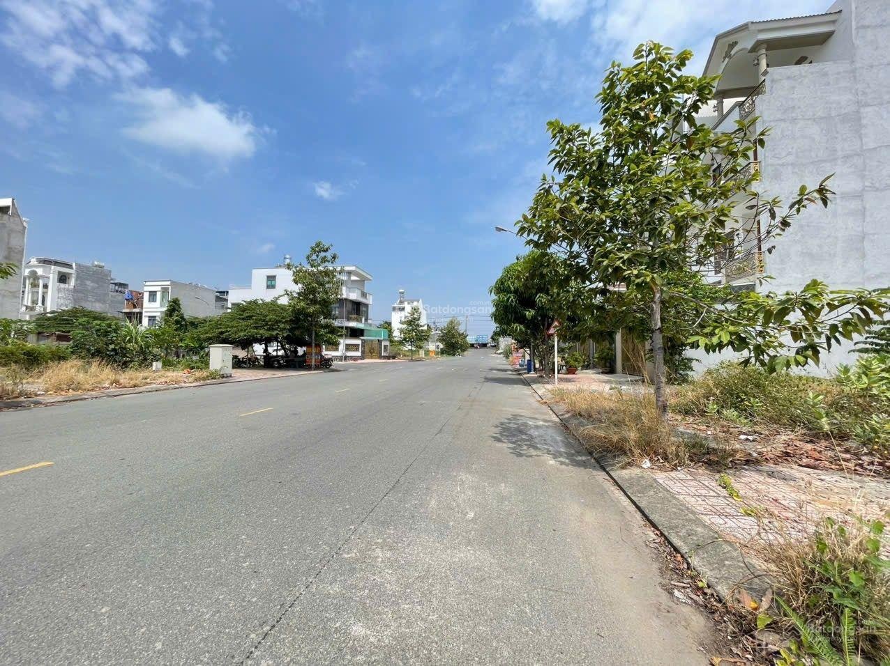 Đất mặt tiền trục chính lớn nhất KDC Phú Hồng Thịnh 6, phường Bình An, Tp Dĩ An