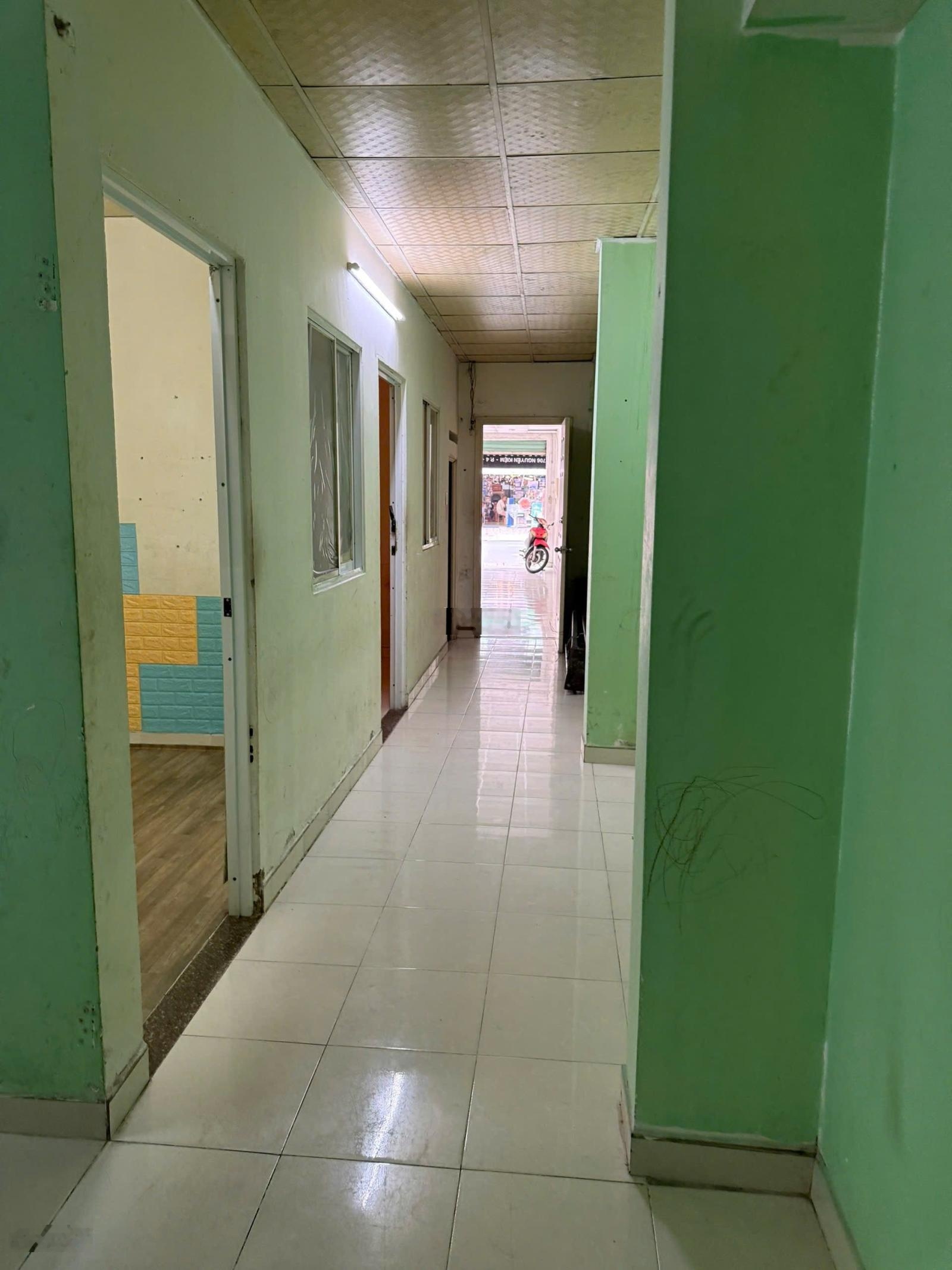 Nhà 2 mặt tiền đ. Nguyễn Kiệm, dt 4,5x 22,5 m, thích hợp đầu tư XD mới, vị trí siêu vip, giá 18 tỷ