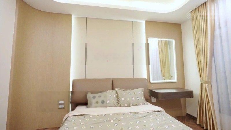 Chính chủ tôi kẹt tiền bán gấp nhà Trần Duy Hưng 5tầng 3ngủ đầy đủ công năng,nhà đẹp ở ngay đón tết