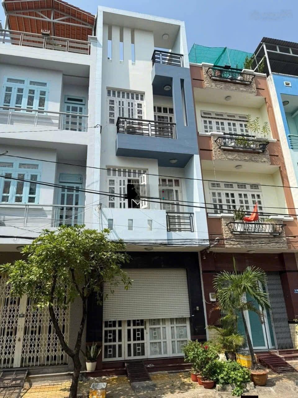 9ty9 thương lượng chính chủ định bán nhà 5 Tần mặt tiền wieu công viên