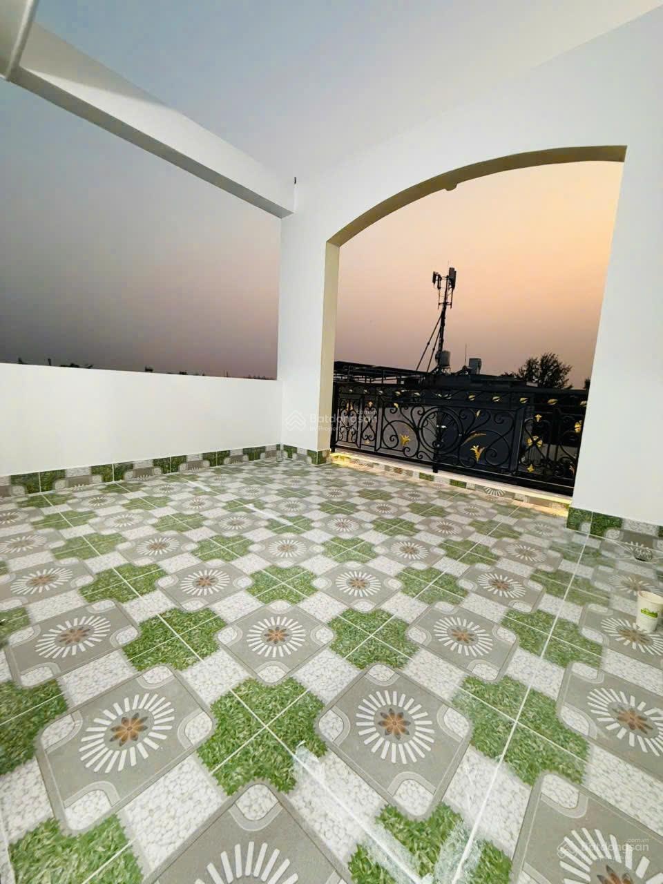 Nhà mới 5 tầng, 4PN, hẻm xe hơi 8m ngay chợ Long Trường, Q9. 6.5 tỷ