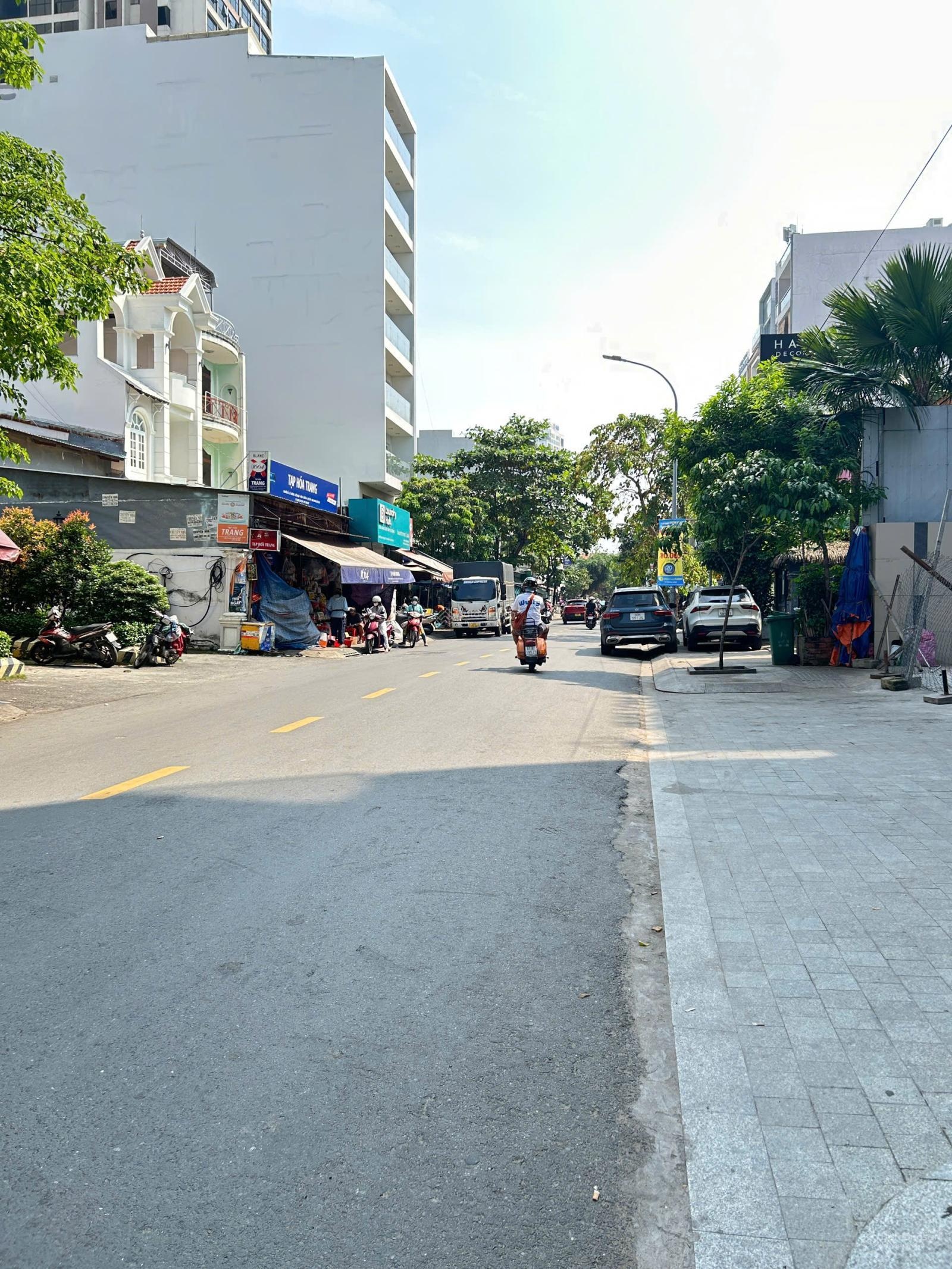 Nhà mặt tiền đường quốc hương nối dài bán 34 tỷ