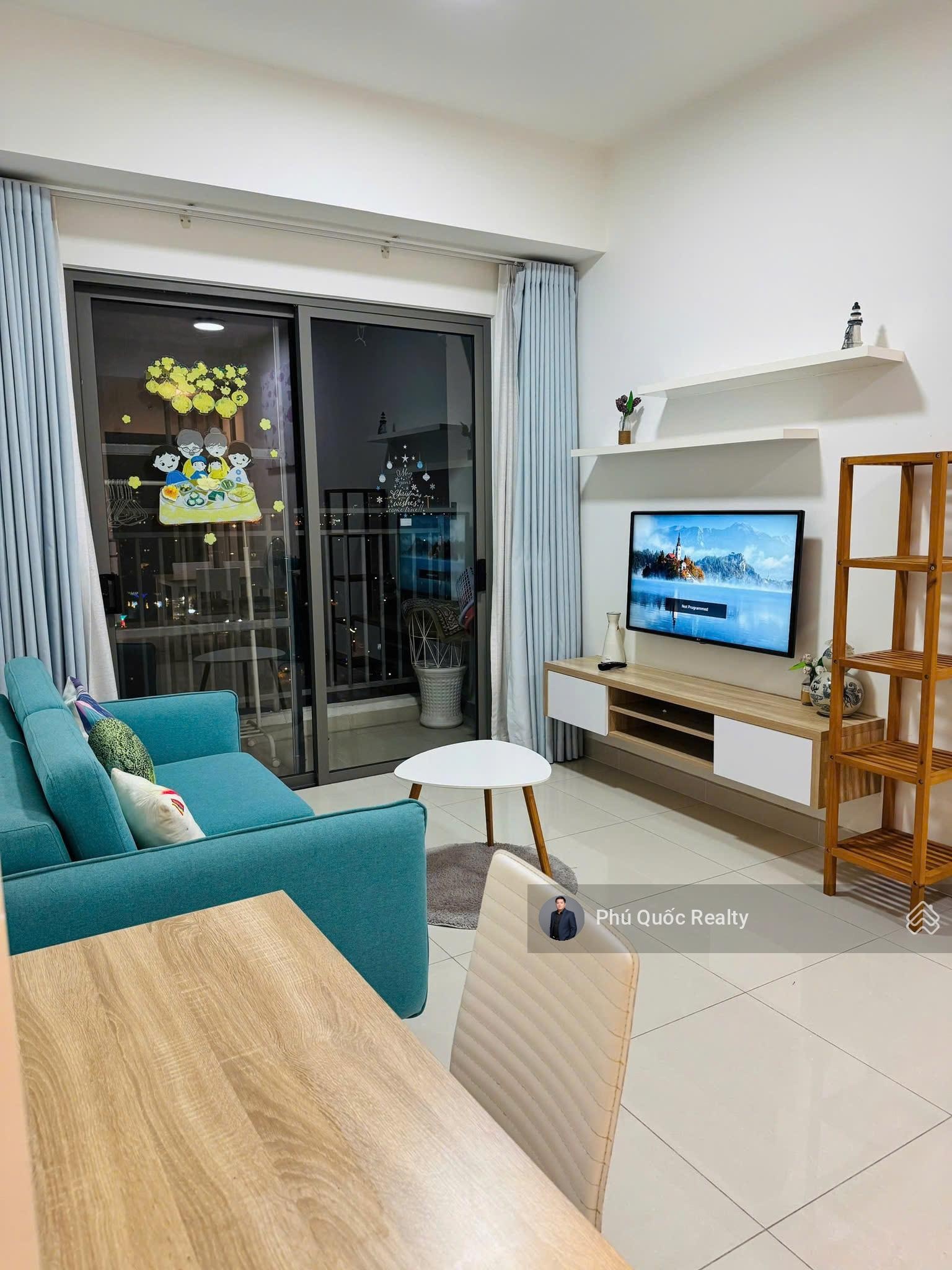 Cần tìm khách thuê căn hộ 1 Phòng ngủ - 1WC The Sun Avenue, Full nội thất, view sông mát mẻ