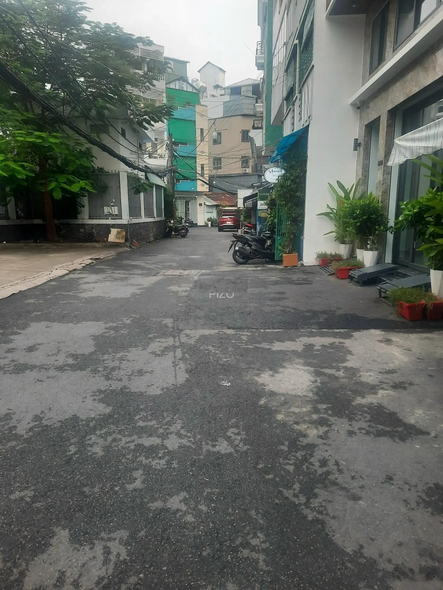 Nhà Quận 3 góc 3 mặt tiền xe hơi đỗ trong nhà chỉ 7,899 tỷ TL-DT:4 x 8 nở hậu P,12 nhà C4 tiện sửa!