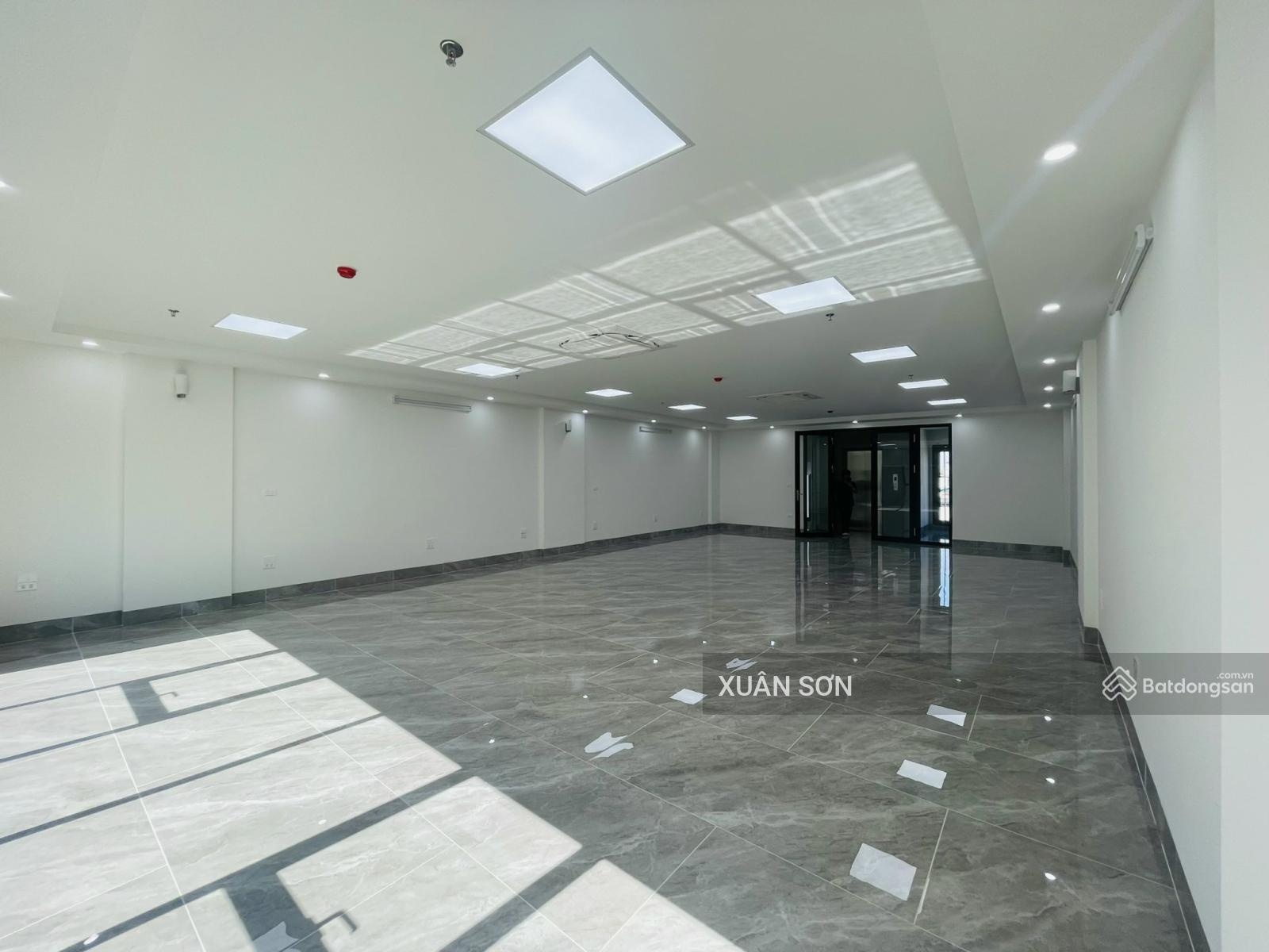 Cho thuê sàn VP tại khu đô thị Đại Kim - Tòa nhà ốp kính mới 100%,Thông sàn, thang máy giá 18tr/th