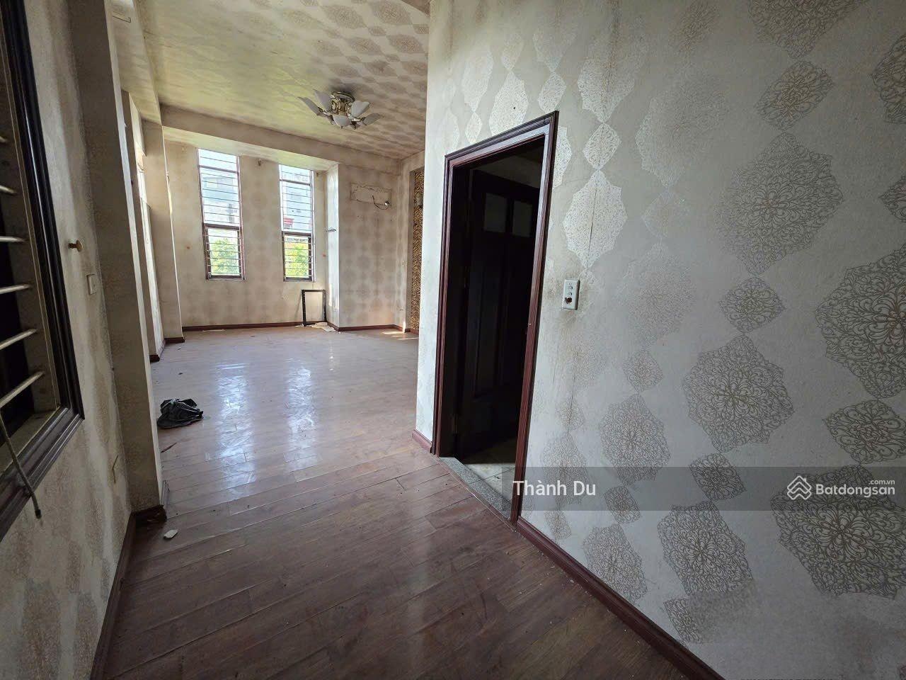 Cho thuê nhà nguyên căn 60m2 5T 6 phòng, lô góc - ô tô tránh - phố ô cách gần trường cấp 1,2,3