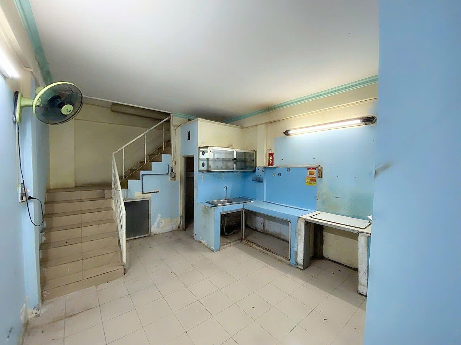 64M Hẻm 180 Quận 11 Vị Trí Xe Hơi Thônh Khắp Hướng