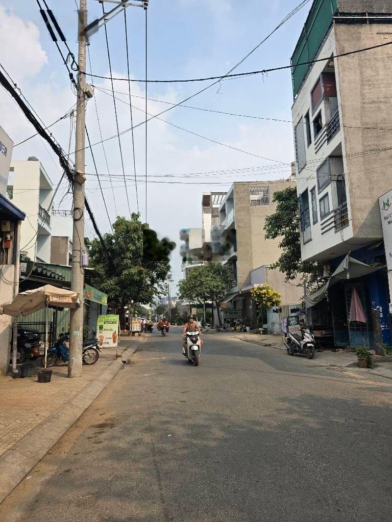 72m2(4x18), 3 tầng chắc chắn, hẻm xe tải, cách 1 căn ra mặt tiền đường 7, Bình Hưng Hòa Bình Tân