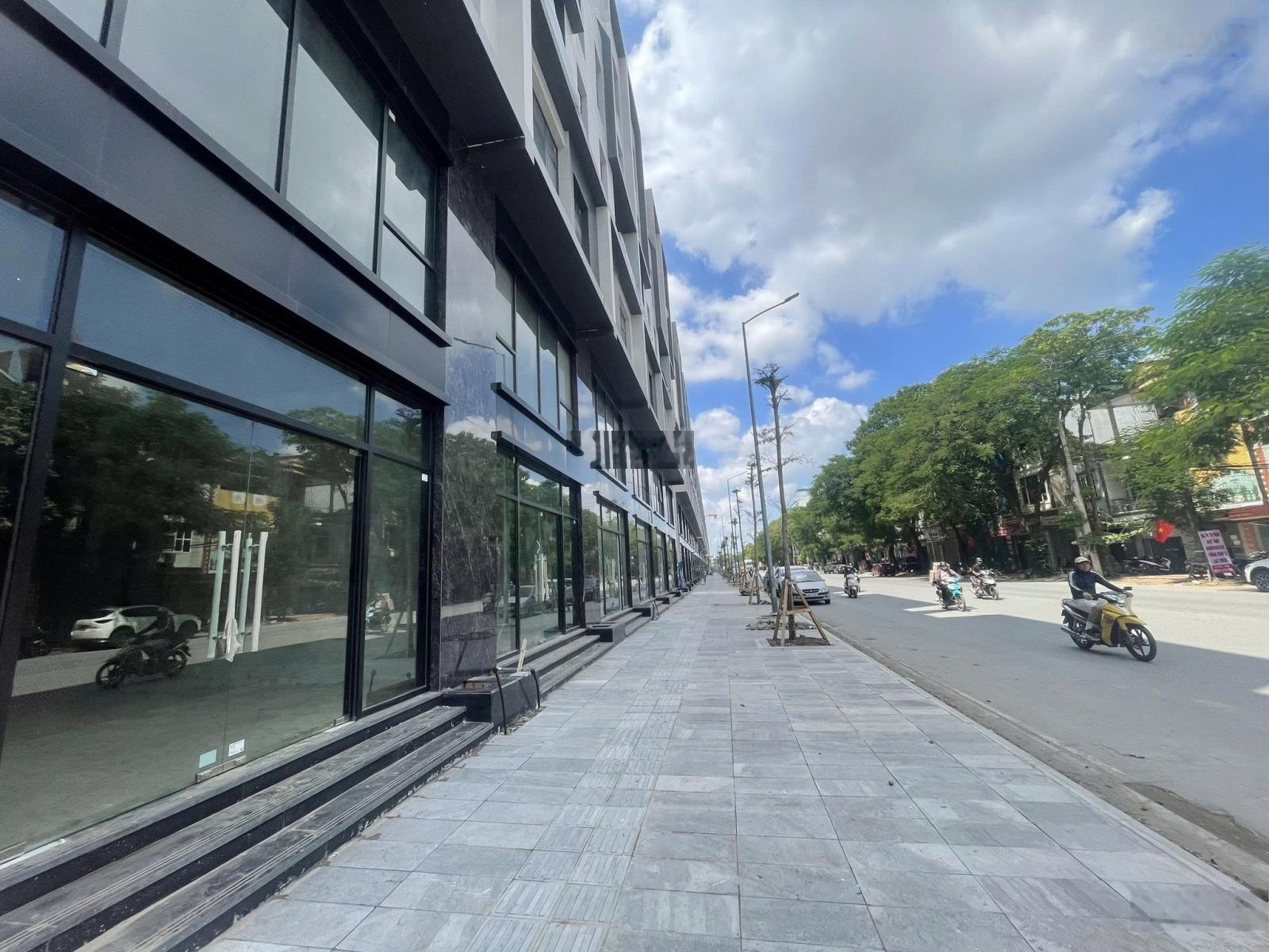 Bán nhà 7 tầng mặt phố Lê Thánh Tông, Ngô Quyền, Hải Phòng