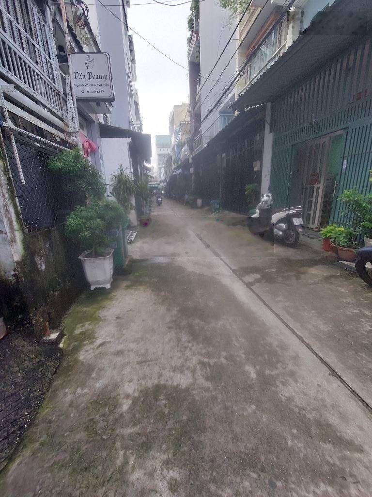 Nhà cũ Bình Trị Đông MT tiện xây mới, hẻm thông tiện đi lại, 6 tỷ 8 (mua đất tặng nhà nát làm nền)