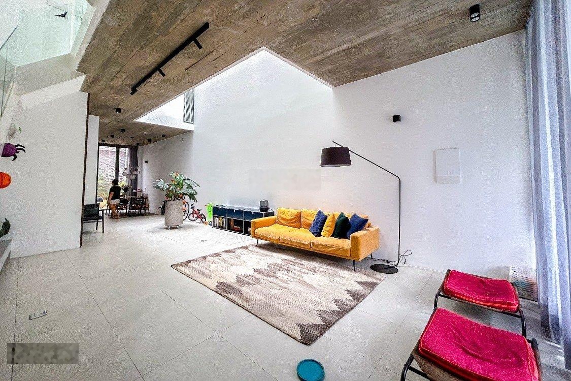 Siêu phẩm- Bán nhà MT Đỗ Quang, Thảo Điền, Quận 2 -DT: 5x26m - 2 tầng. GIá: 19 tỷ