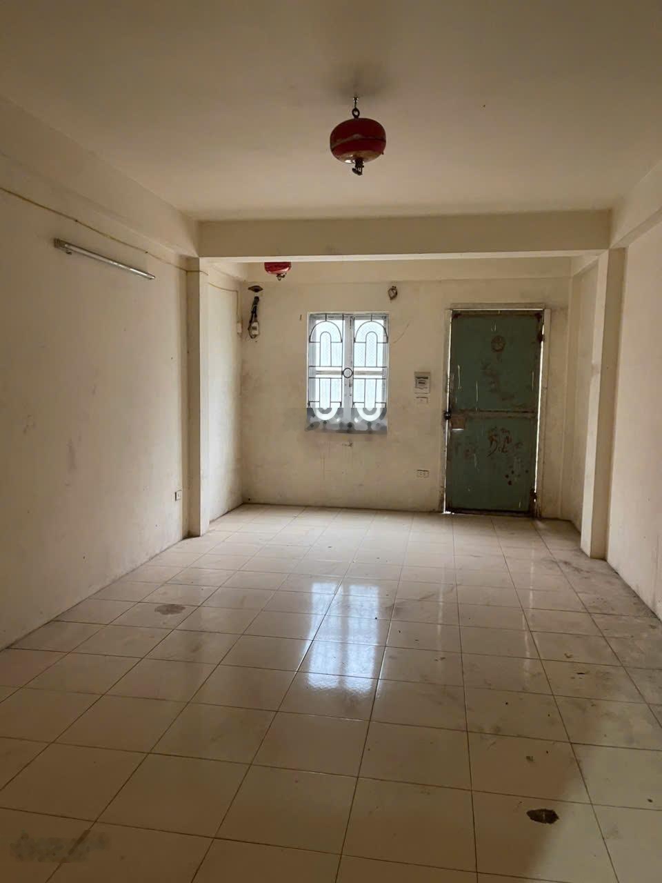 Cho thuê kho xưởng tại cụm CN Bát Tràng - Gia Lâm. Diện tích 650m2 * 2 tầng