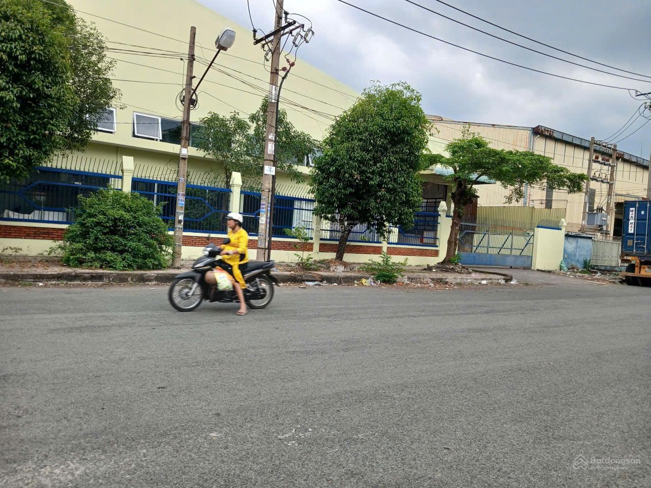 Kho xưởng cho thuê Quận 12 , Thành Phố Hồ Chí Minh , DT: 10,000m2