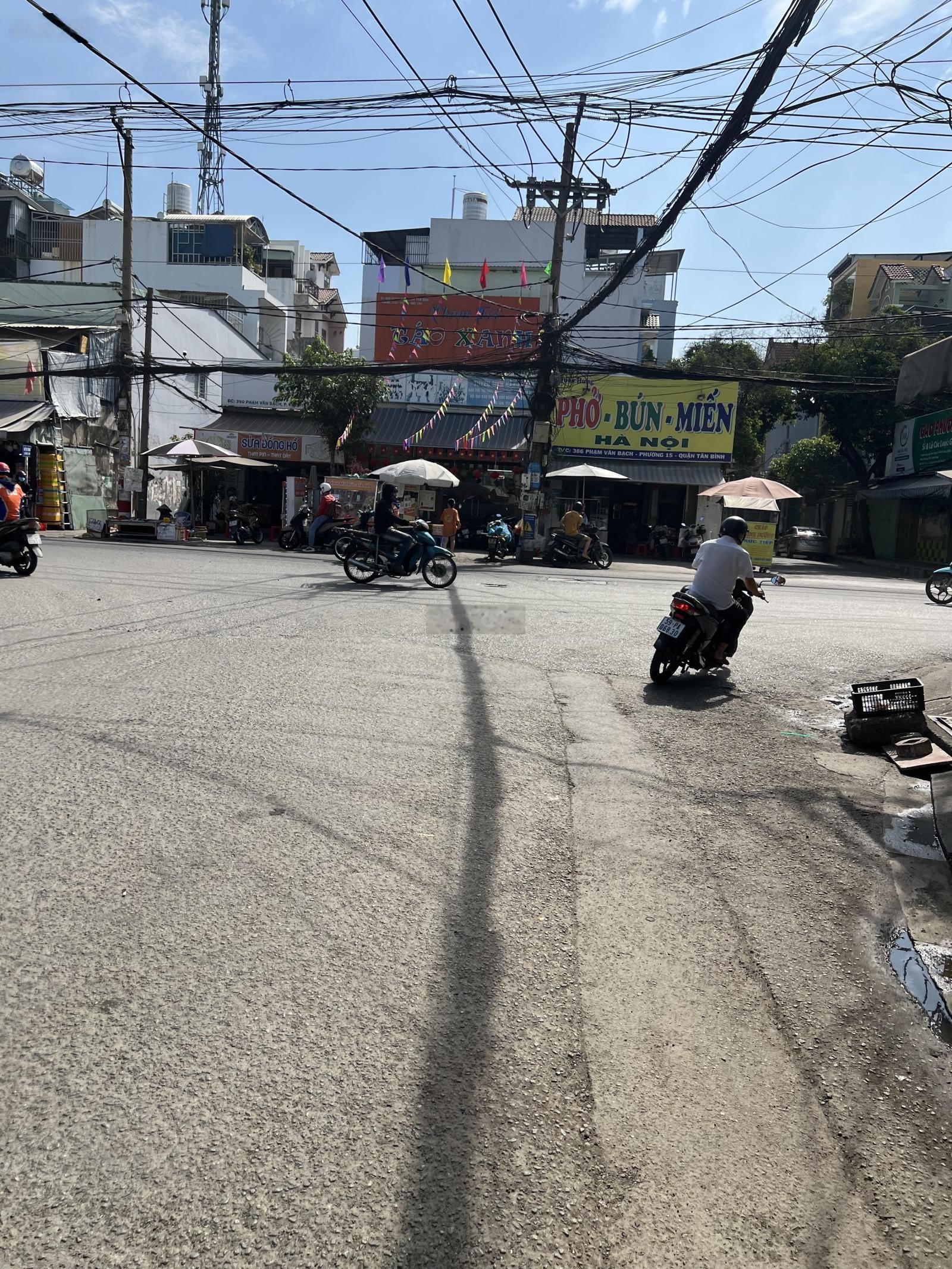 Bán gấp nhà mặt tiền Phạm Văn Bạch - Tân Bình, đường rộng 23m vị trí kinh doanh Đắc Địa