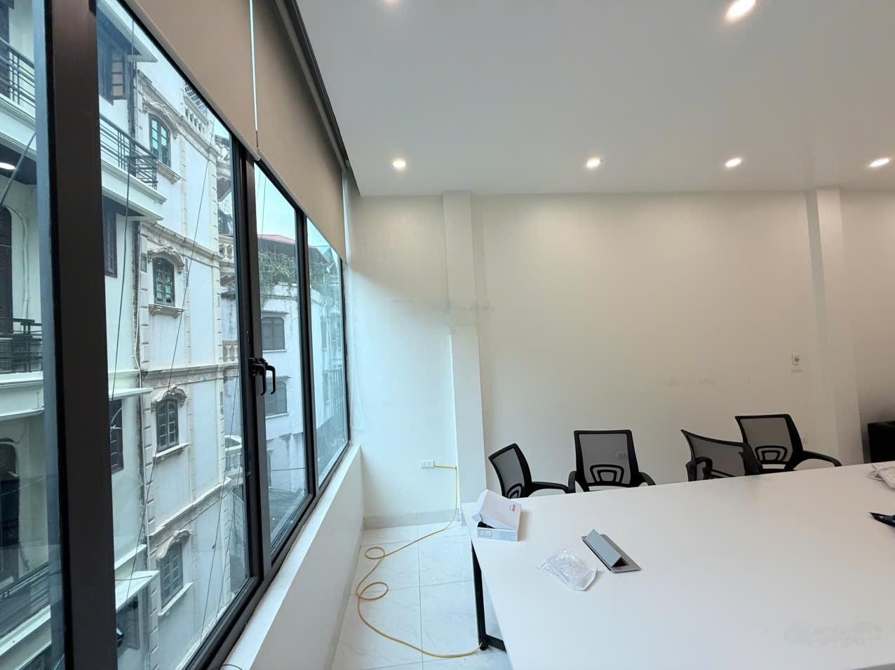 Sàn VP 25 Võ Văn Dũng - 61 Hoàng Cầu 55 m2 giá 8 triệu/tháng 0977227026