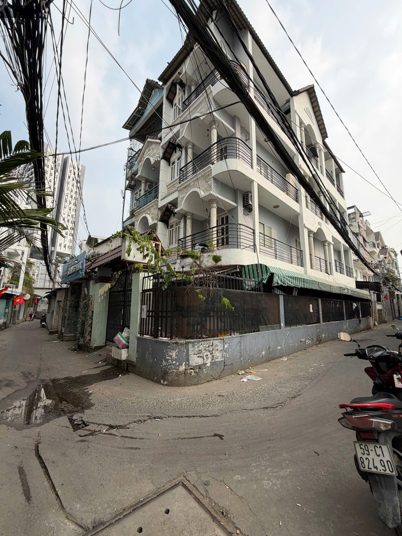 Bán CHDV 4tầng 105m2 (5.5x19) 2 mặt tiền hẻm ôtô Huỳnh Tấn Phát cạnh PMH Quận 7 DT gần 30tr/th 8tỷ8