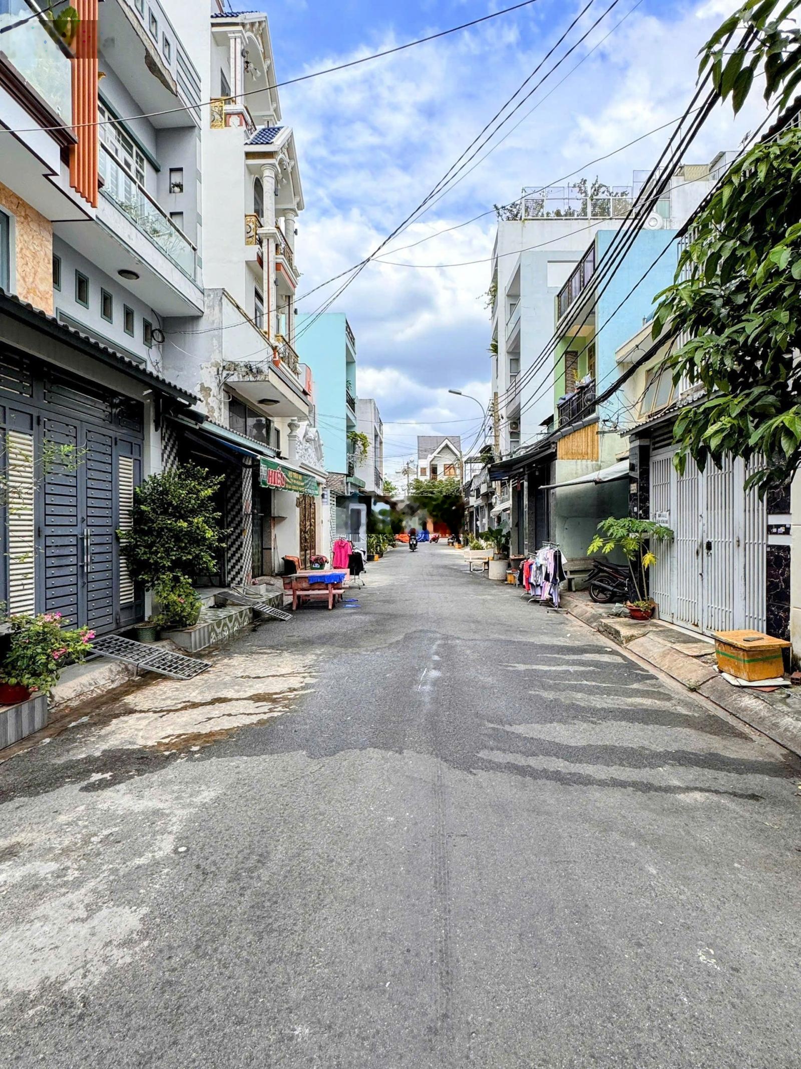 Ngay chợ Tân Bình, gần mặt tiền Lạc Long Quân. 60m2 xây 4 tầng btct, chỉ 7,99 tỷ