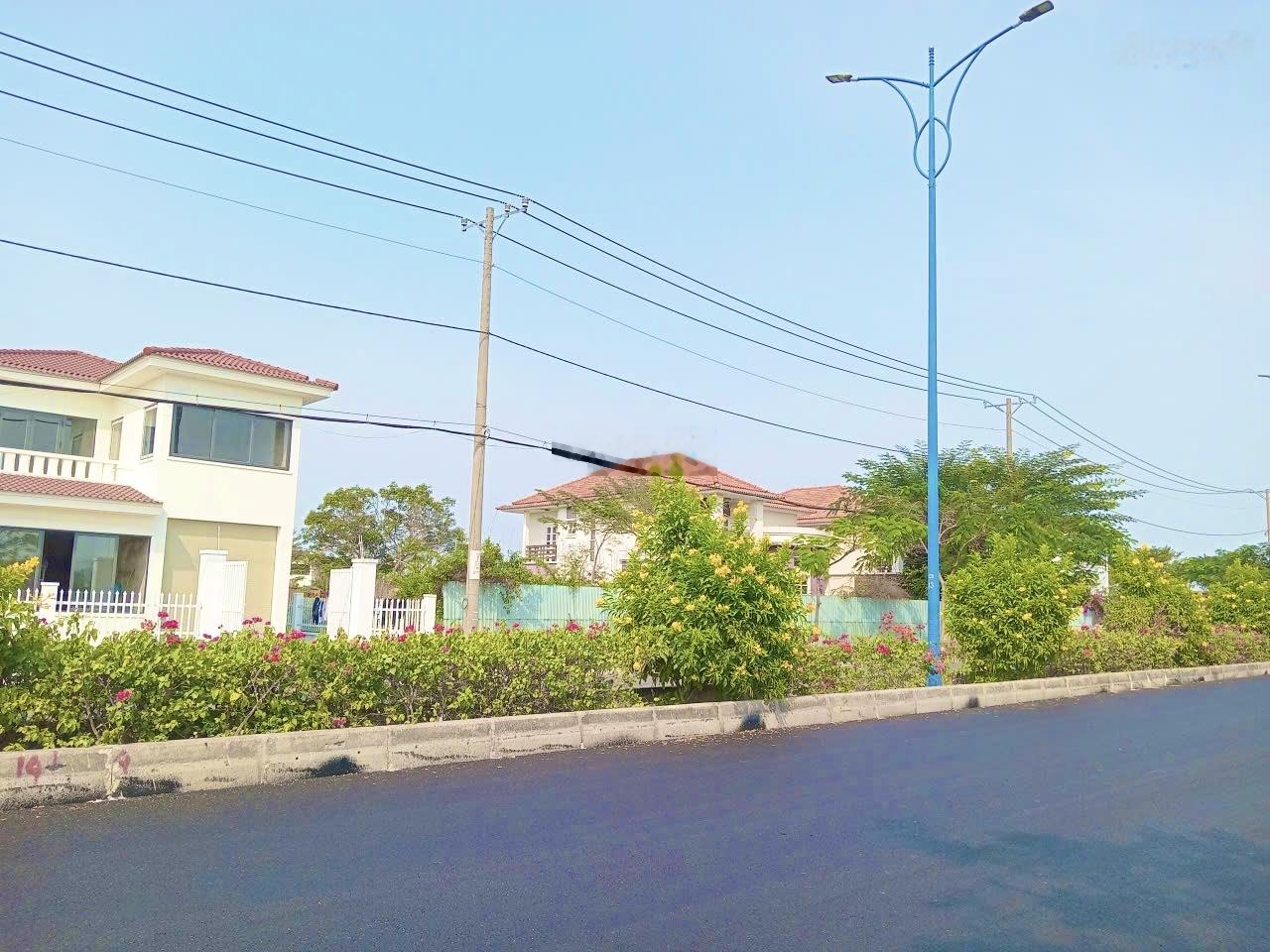 Bán đất 1000m2 tại Lương Văn Nho, Thị trấn Cần Thạnh, Cần Giờ. Giá: 20 triệu/m2