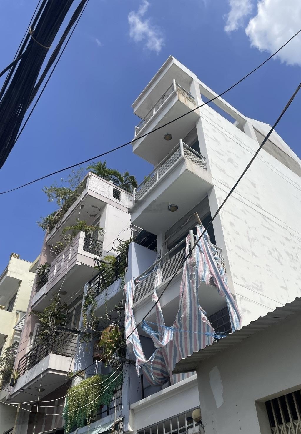 Bán nhà Quận 10, đường 3/2 hẻm xe hơi 4 tầng 4 phòng ngủ giá chào 7,5 Tỷ còn thương lượng