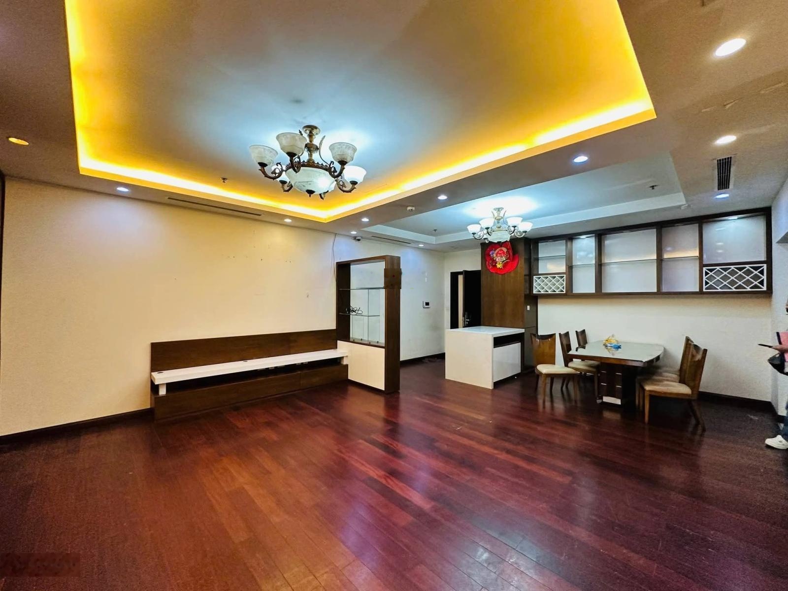 Cần bán gấp căn hộ r3b royal nguyễn trãi, thanh xuân. 124m2, 2n, 2wc, nội thất đẹp, nhỉnh 18 tỷ.