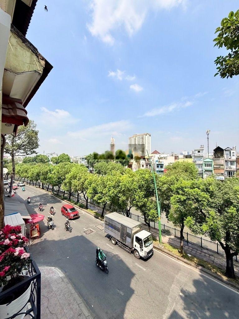 Duy nhất nhà mt mới đẹp hoàng sa - 30m2 vuông vức - 4 tầng btct - đường 10m lề đường 5m