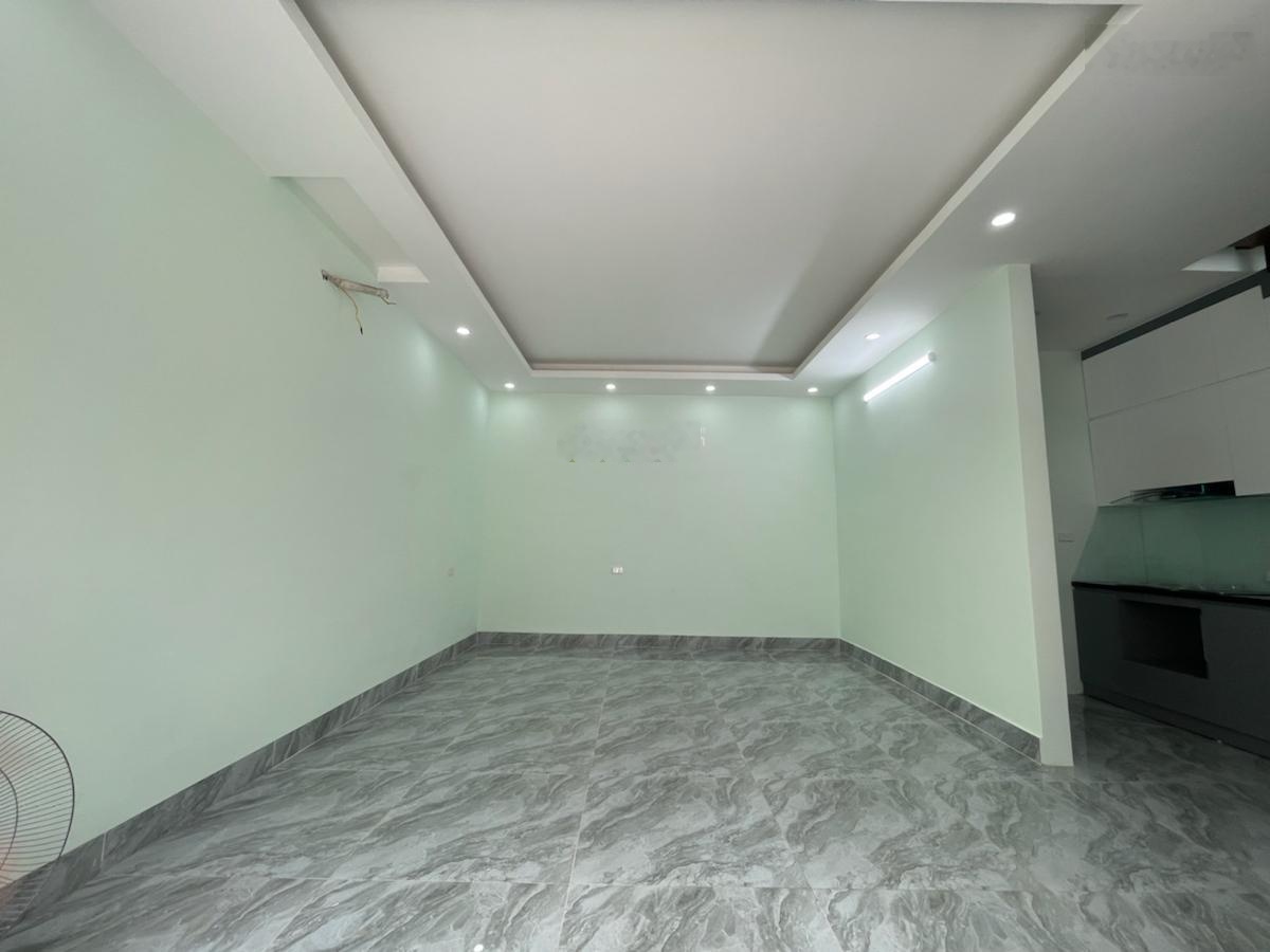 Đầu tư đỉnh! Nhà phố Pháo Đài Láng, 30m ra ô tô tránh, thông sang đường Láng, phù hợp xây CHDV