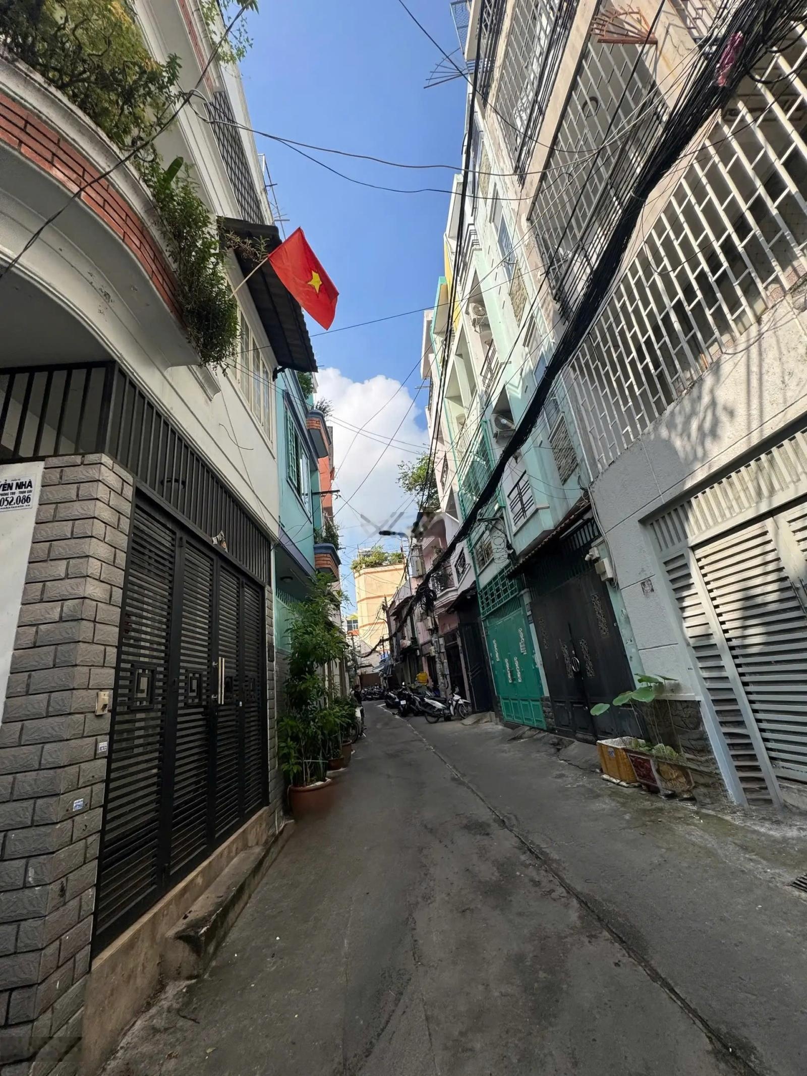 Siêu hot! Khu vip nhộn nhịp Phan Xích Long P2 PN. DT: 5.8x17, 2 tầng, 20tr/th, giá chỉ 12,8tỷ, TL