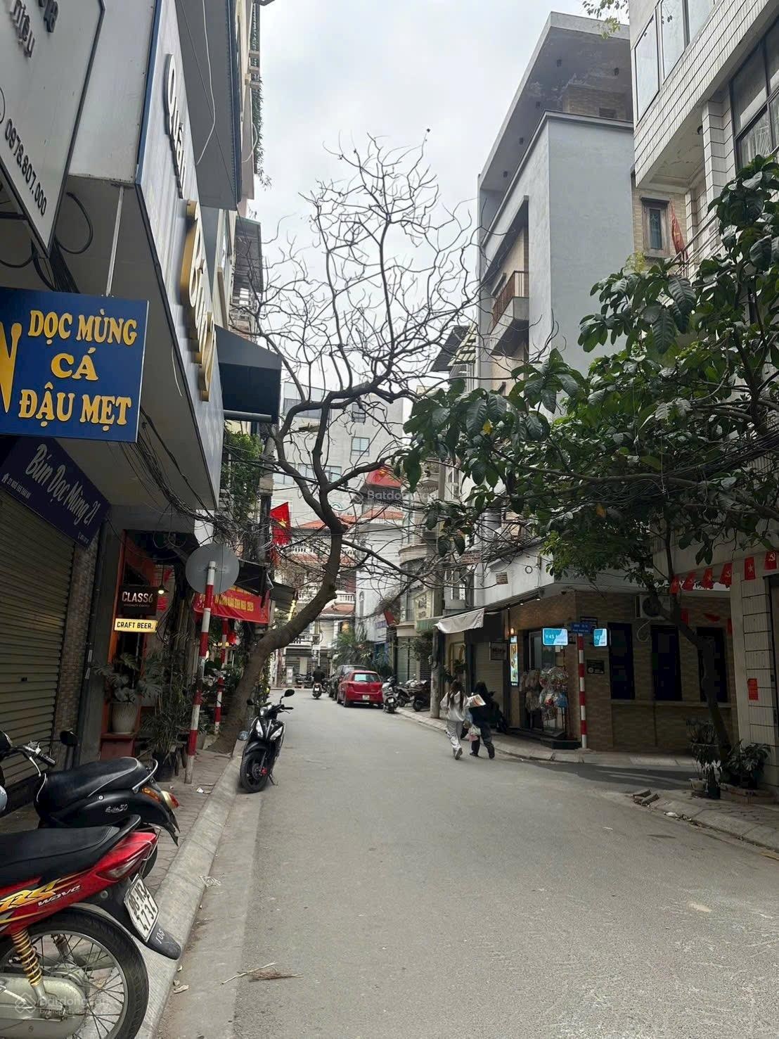 Phân lô ôtô tránh kinh doanh vỉa hè giá ĐT 40m2, 4 tầng, MT 4,8m, giá 17 tỷ ngõ to như phố