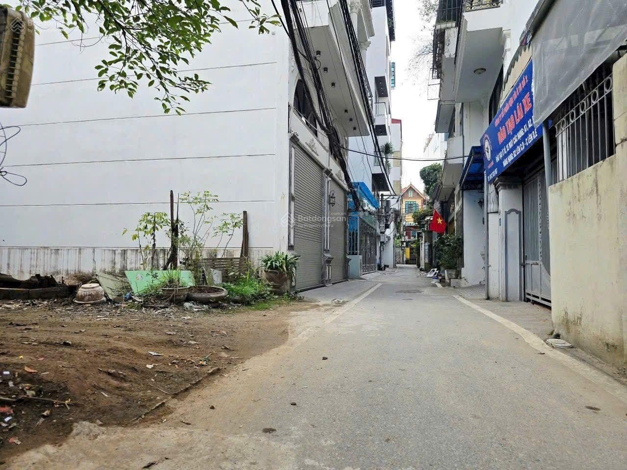 Đất đẹp 55m2 phố Đàm Quang Trung Cổ Linh ngay thiên đường mua sắm AEON