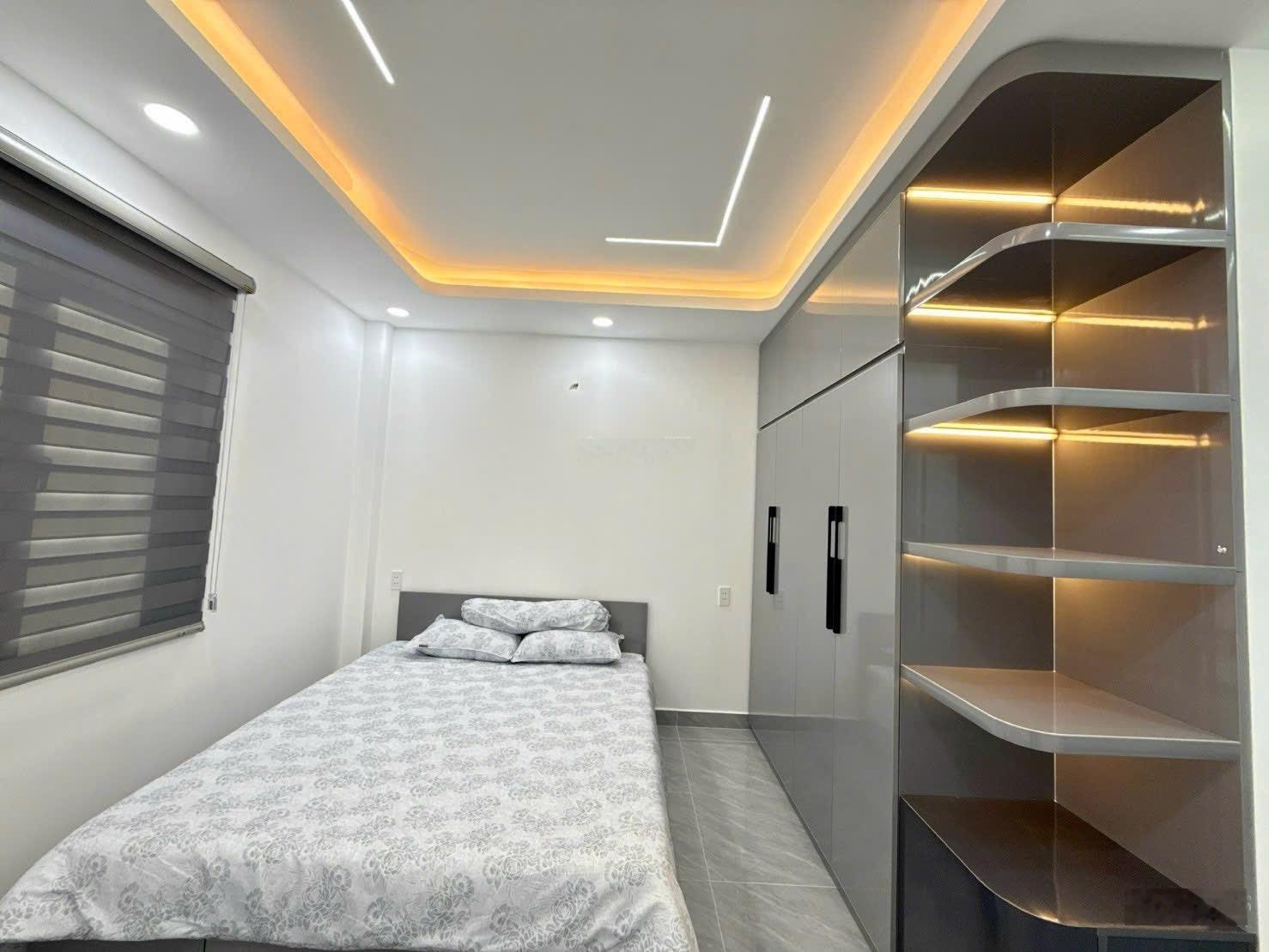 Nhà phố 4m x 15m 4.5 tầng hẻm 6m thông đường Lê Thị Riêng ngay trường c3 Nguyễn Trung Trực