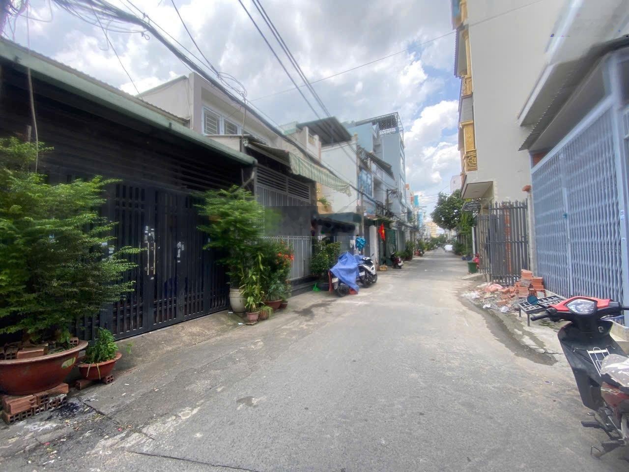 BÁN NHÀ CĂN GÓC HẺM 7M 1 sẹc LÊ VĂN QUỚI 2 TẦNG 4x10m kết cấu còn mới keng, Hạ từ 4 ty9 xuống