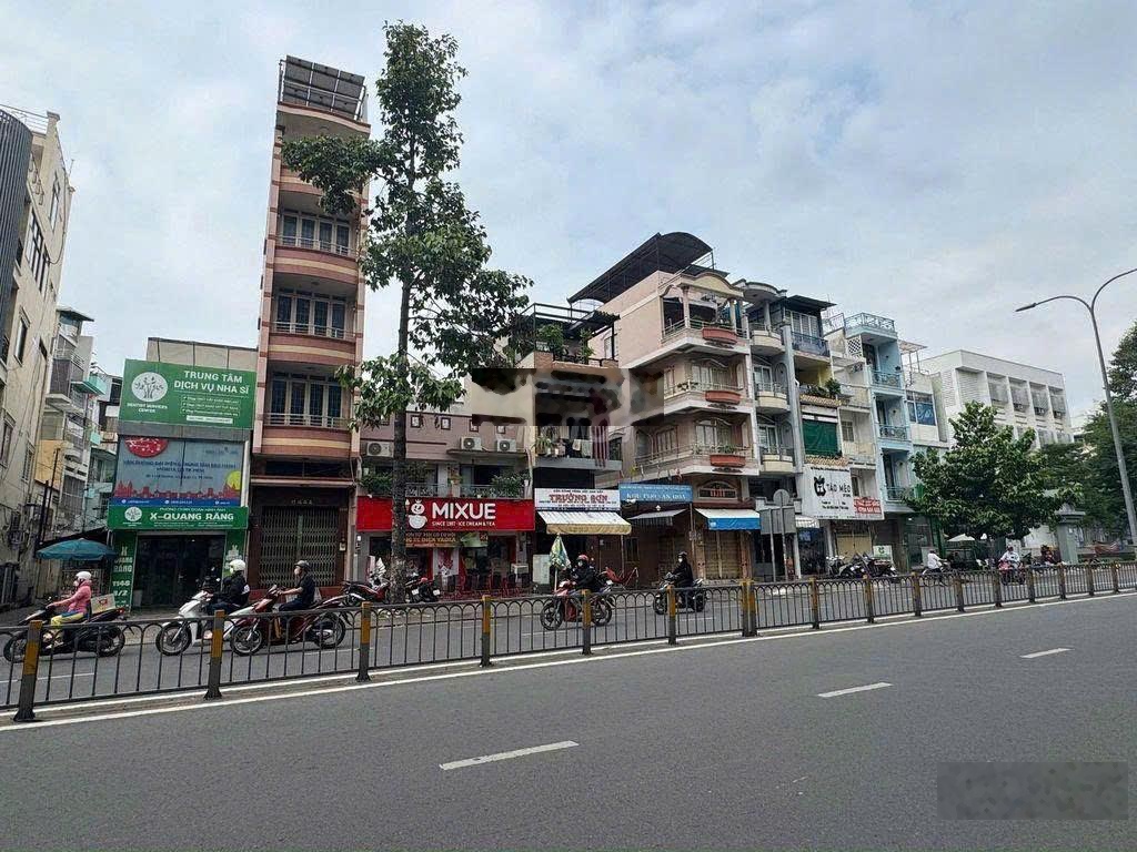 Bán Mặt tiền Q10 ngay Hà Đô- ngang 6mx7m-3 tầng-hđt 46tr/ tăng 10%-giá 18 tỷ