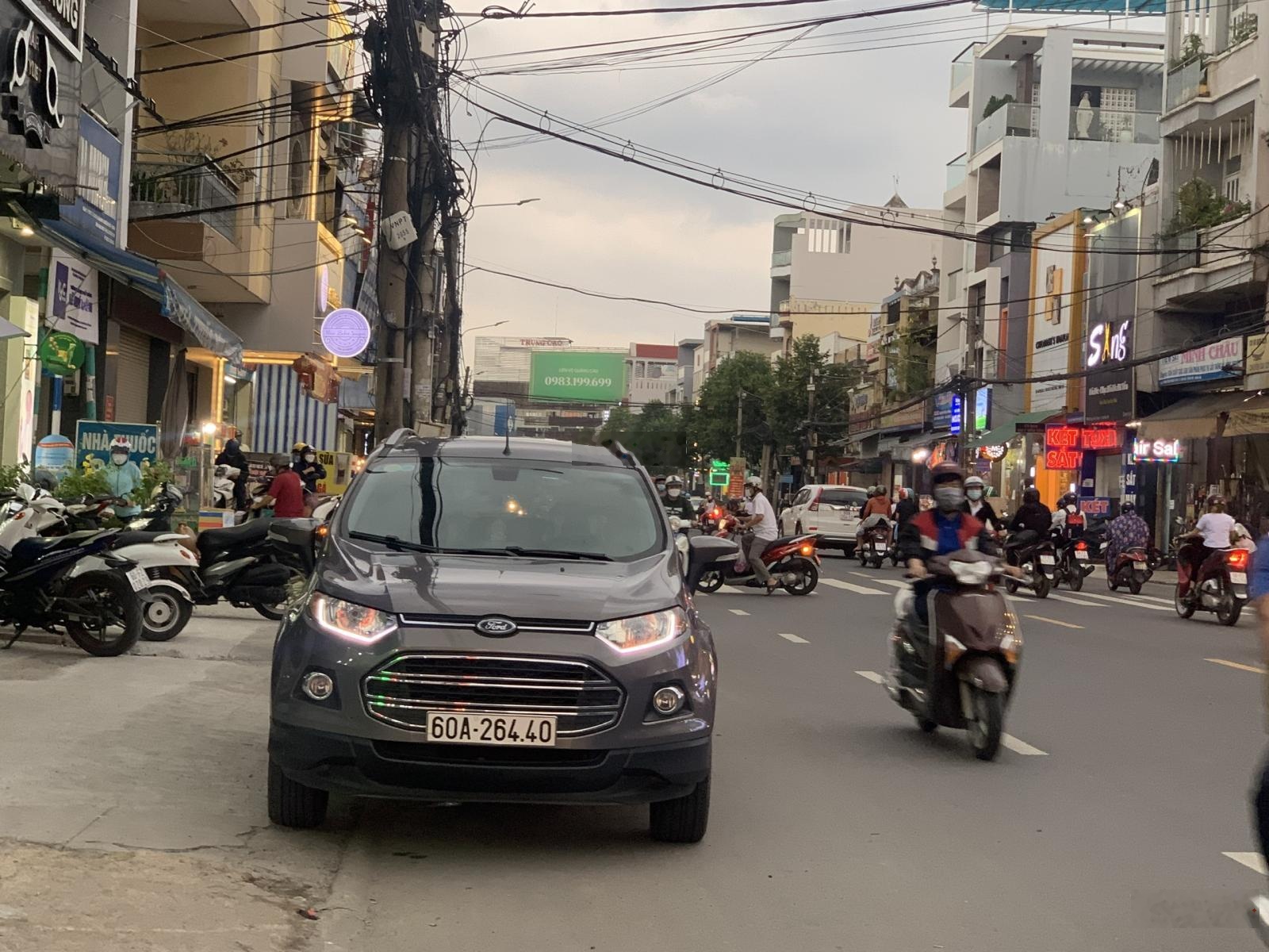 Cần bán nhà mặt tiền kinh doanh đường Phạm Văn Thuận gần chợ Tân Mai DT 14,5x31( nở hậu)