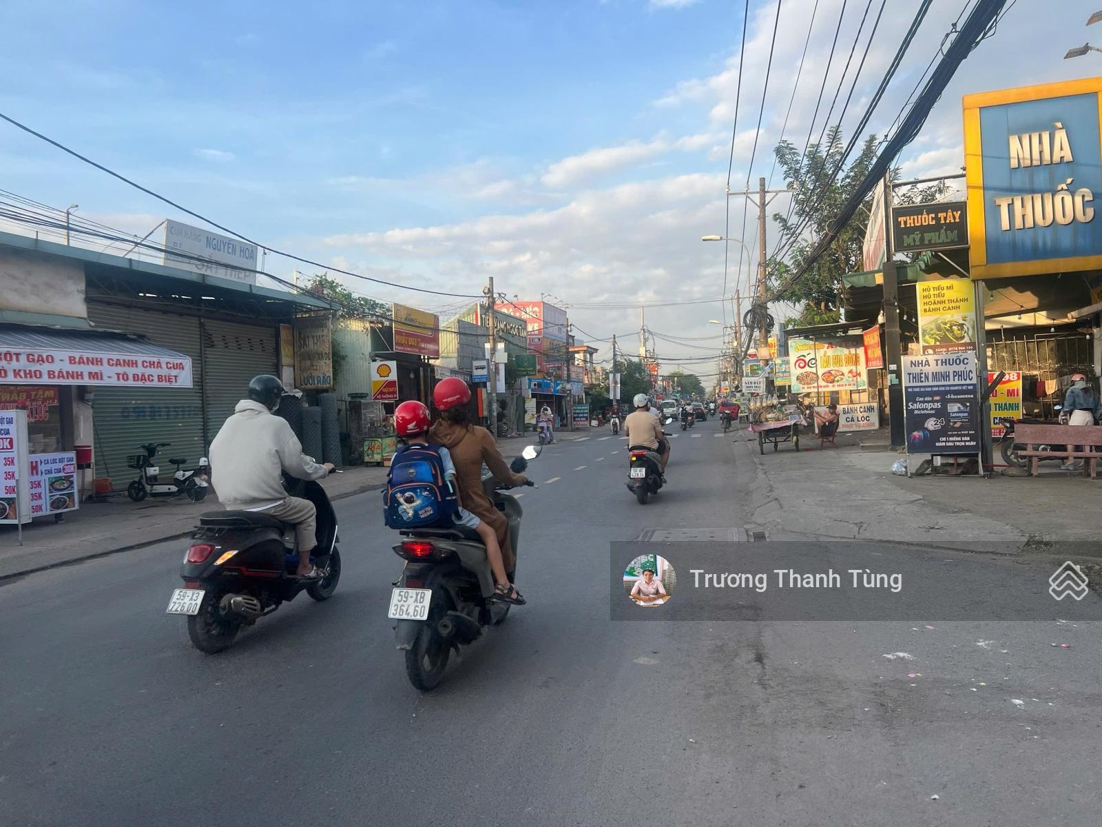 Bán đất mặt tiền đường Nguyễn Xiển, vị trí mặt tiền kinh doanh. DT 10x30 thổ cư 100%. Giá 35 tỷ