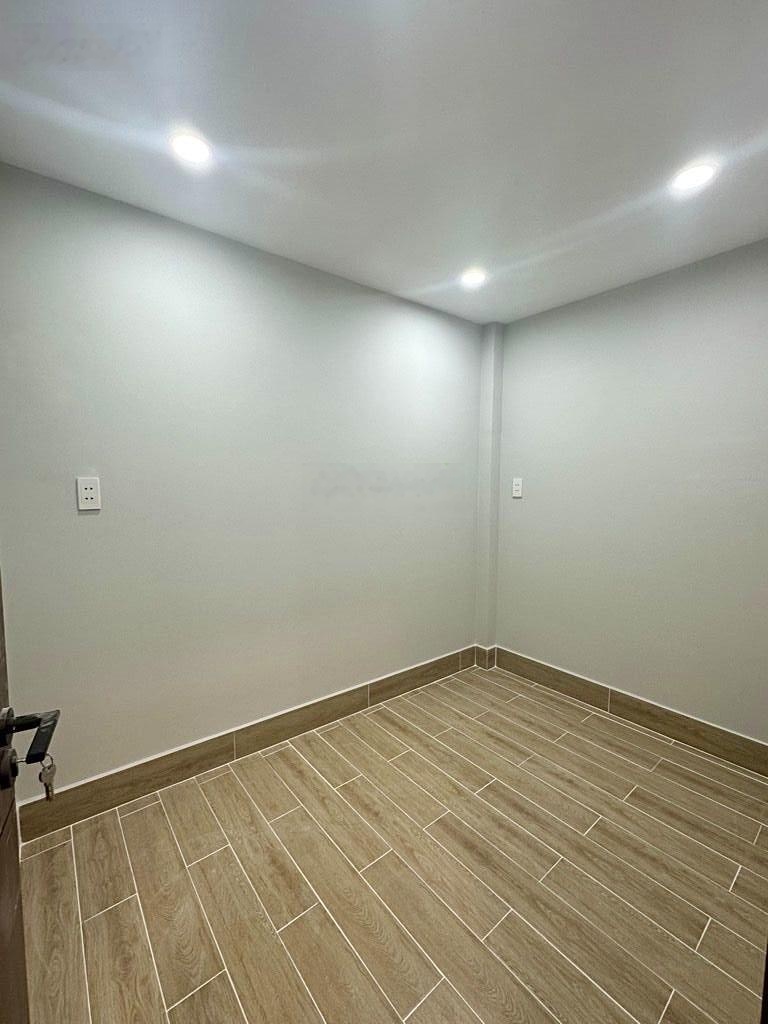 Nhà mới, ko lg qh - cách mạng tháng 8 - 7x3 (18m2) - 3.1tỷ