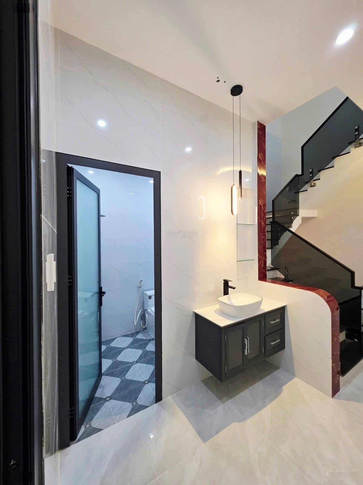 Căn nhà lộng lẫy đẹp, sang sẽ về với người có duyên làm tổ ấm bên hà thanh 2 - Quy Nhơn.