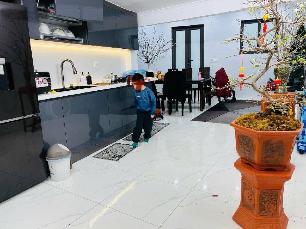 Cổ Nhuế - Hiếm 45m2 x 4 tầng - Ô tô đỗ cửa - Nhà mới ở ngay - Quá hiếm.